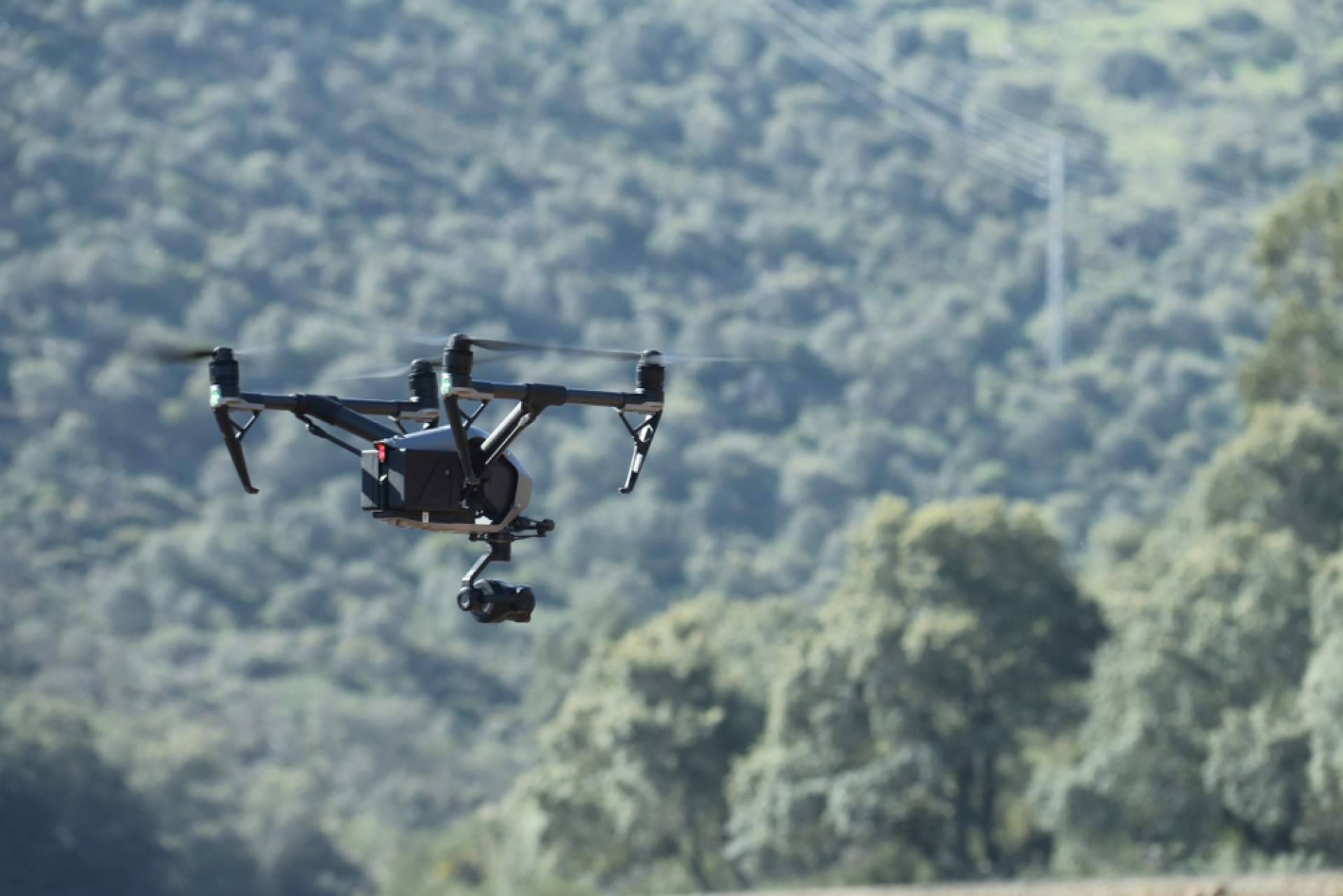 Obtención de licencias para el uso de drones, con What The Quad