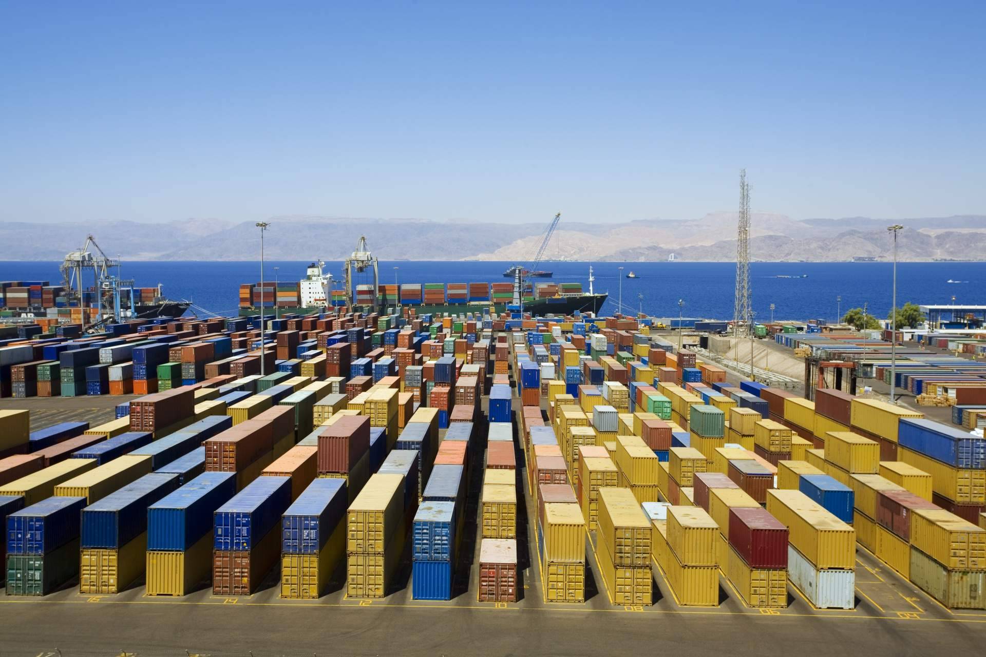 Transporte marítimo de contenedores con Acirfa Shipping International, servicios marítimos y aéreo completos de calidad