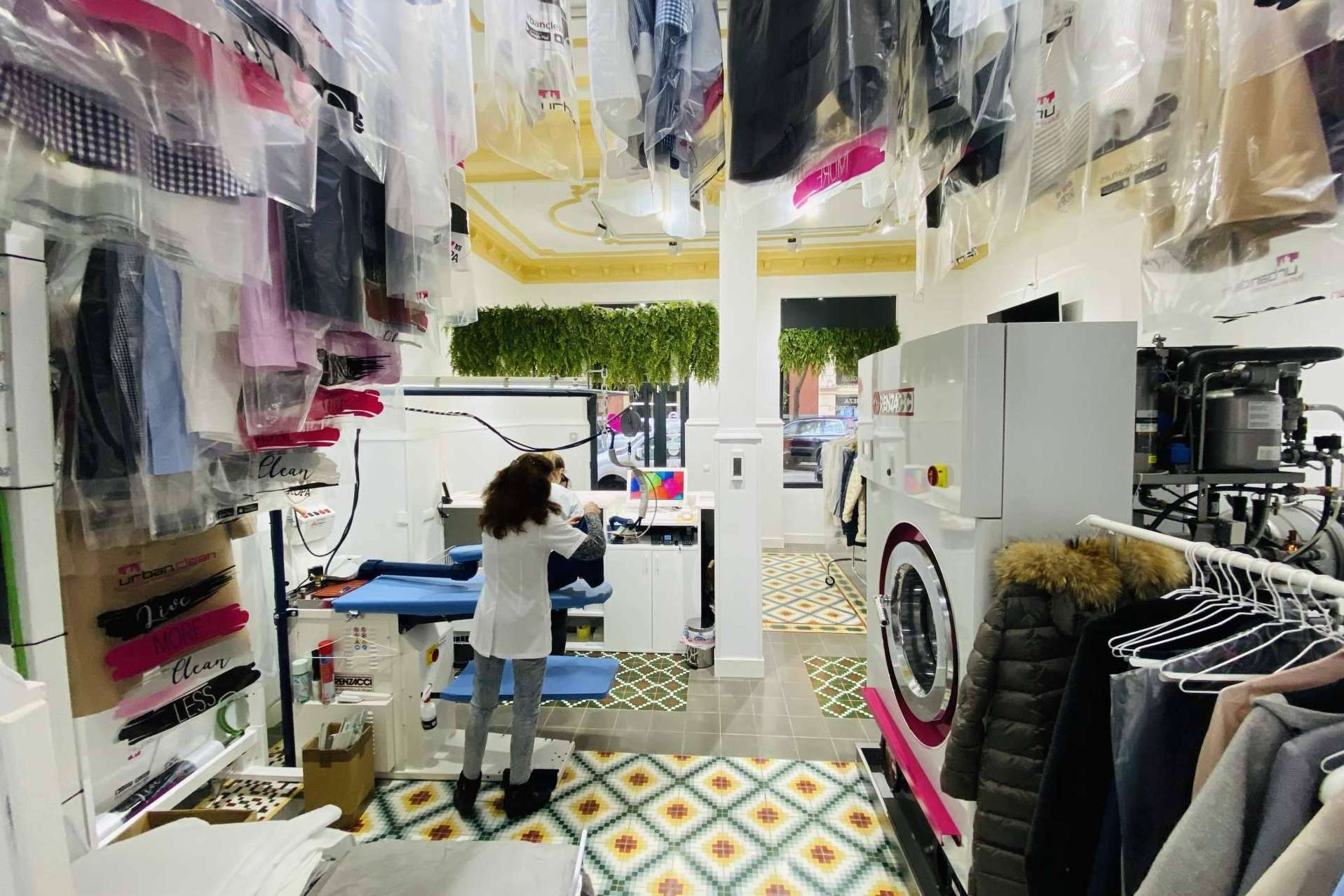 La franquicia de tintorería UrbanClean transforma el mercado con innovación, sostenibilidad y rentabilidad extraordinaria