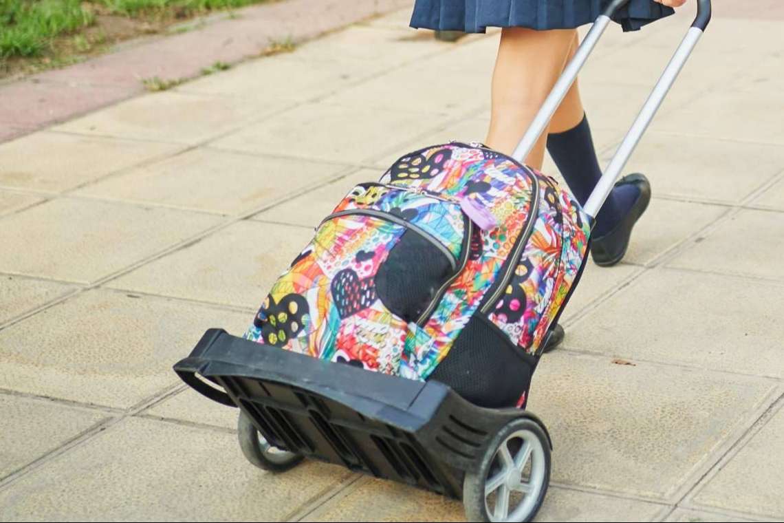 Subasta en eactivos.com de material escolar, mobiliario, maquinaria y diseños de estampación y encuadernación de la reconocida marca Busquets