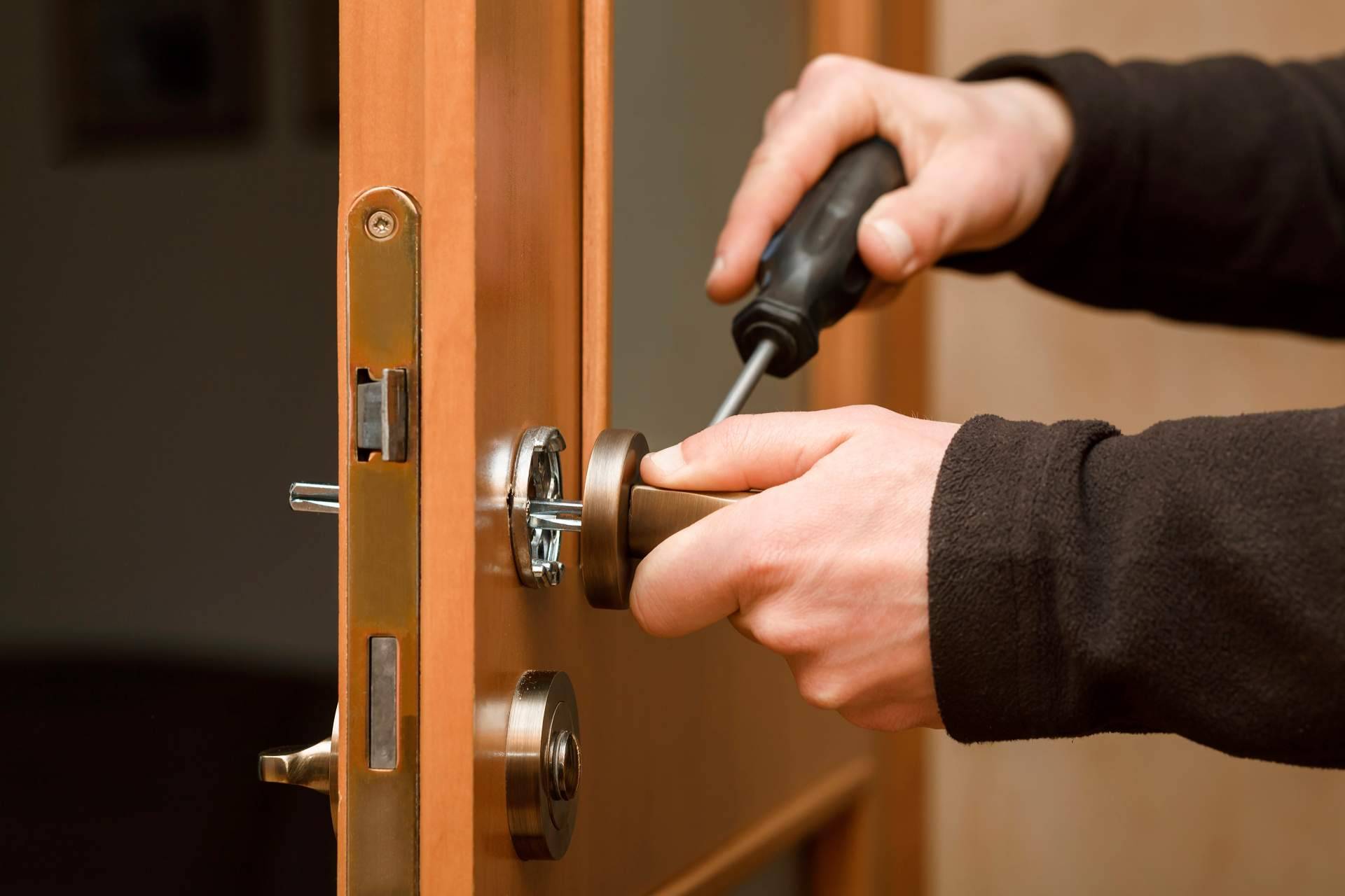 ¿Dónde encontrar cerrajeros en Las Rozas y Aravaca disponibles las 24 h? Cerrajeross