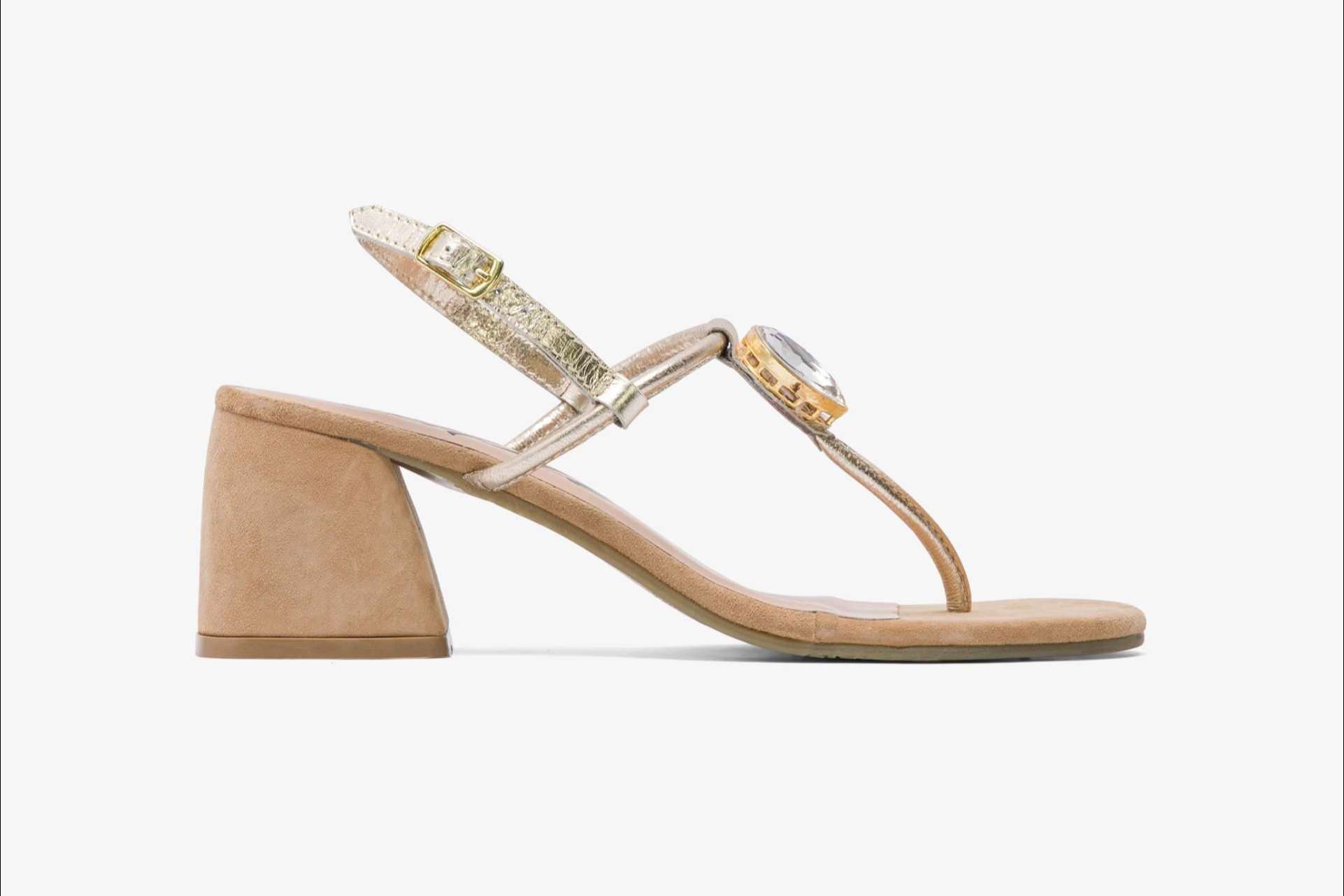 Añadir las sandalias Joya al guardarropas para revivir el estilo