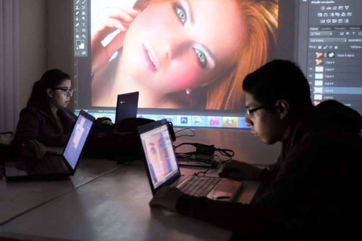 Dejar las clases grabadas para la retroalimentación del alumno, los principales beneficios de la Academia Barter Rubio