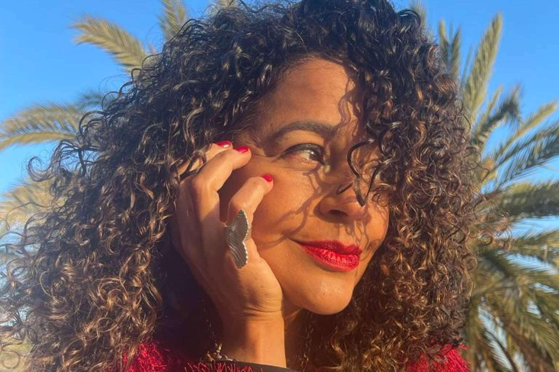 ¿Cuáles son los secretos del estilista Kelvin Liscano para unos rizos perfectos en verano?