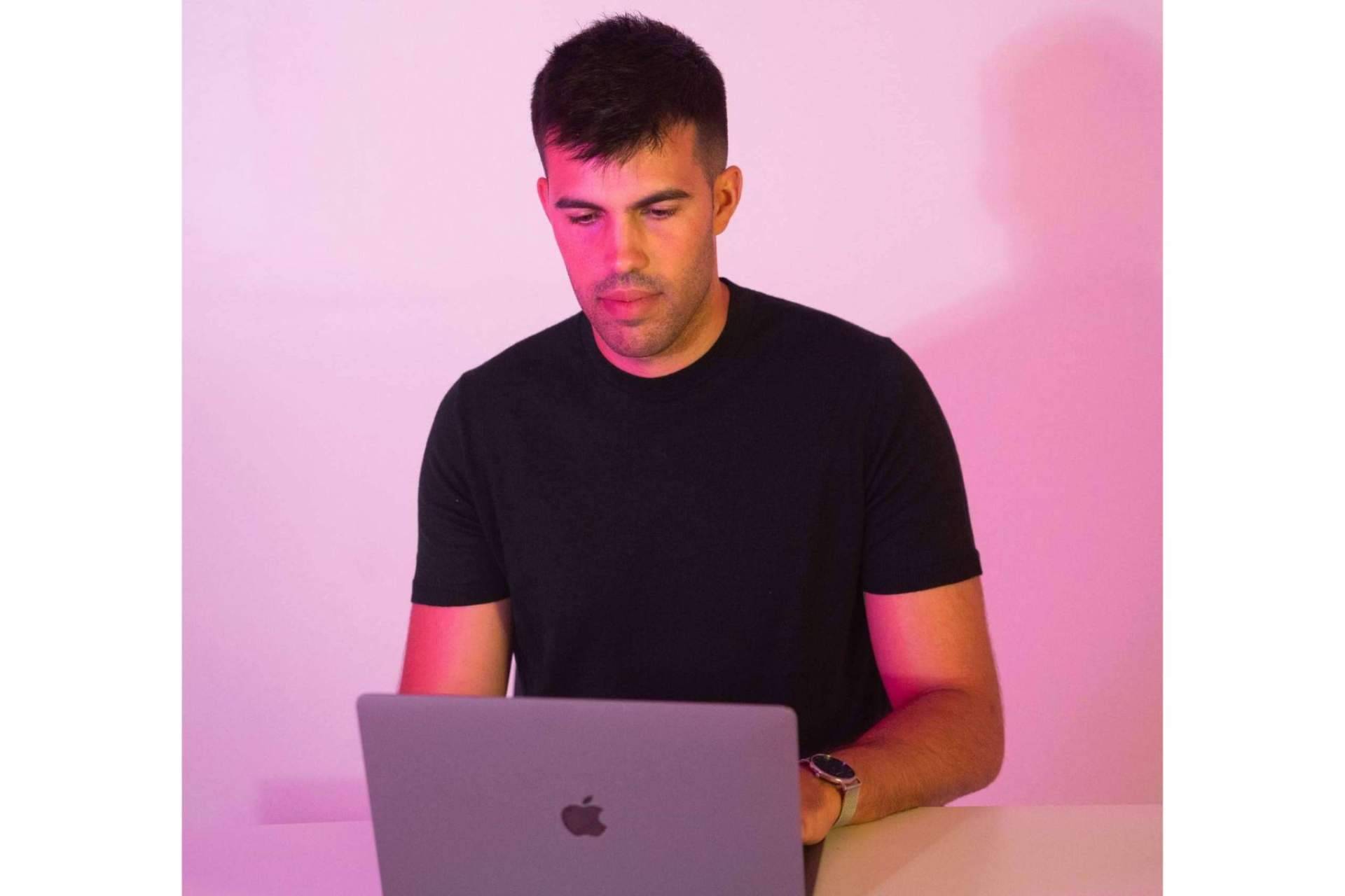 Joan López responde; ¿estudiar con o sin música?