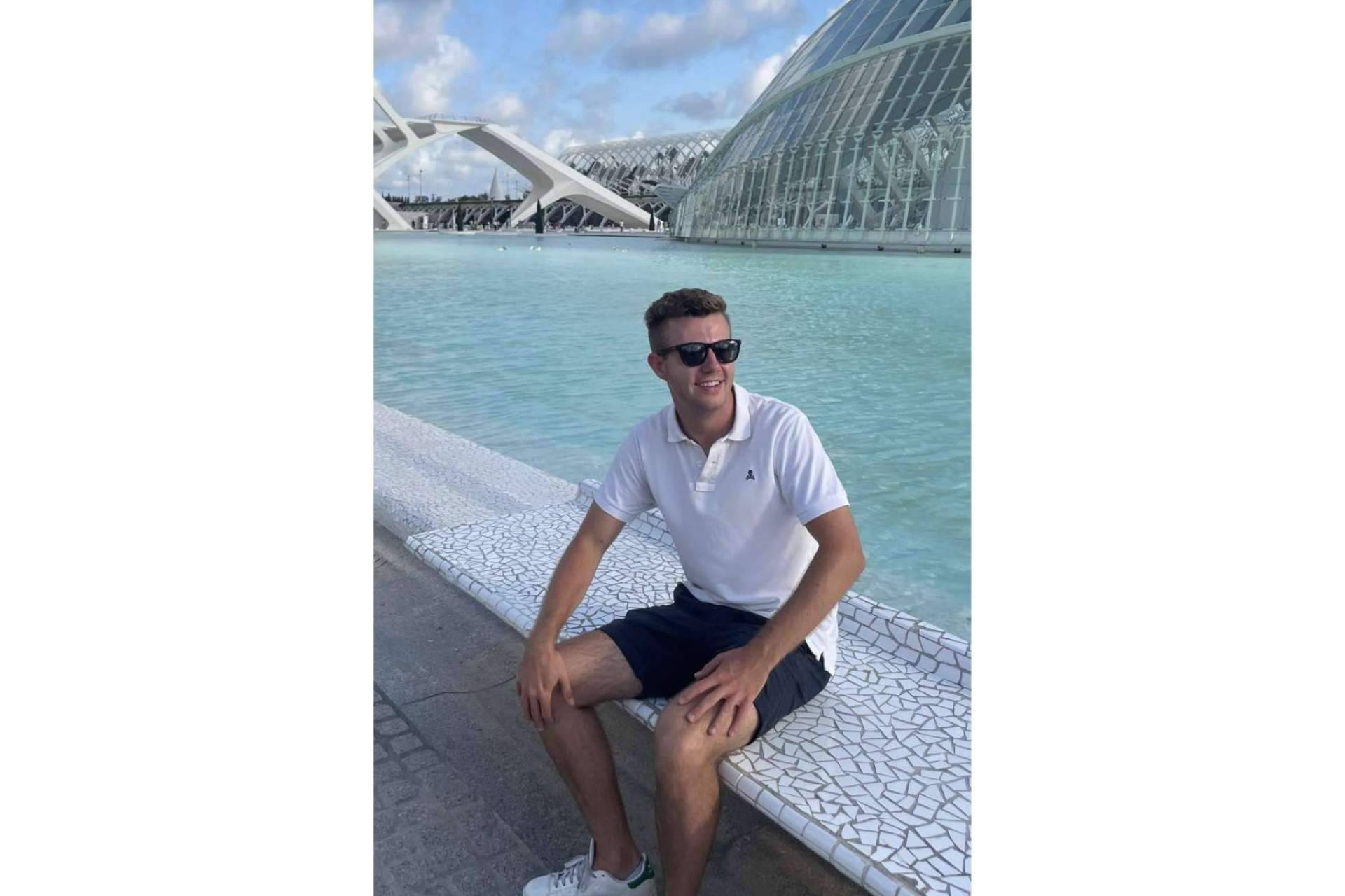 La academia de inglés fundada por el joven empresario Oliver Gutridge que ya cuenta con más de 100 K de seguidores en Instagram, English Made Easy