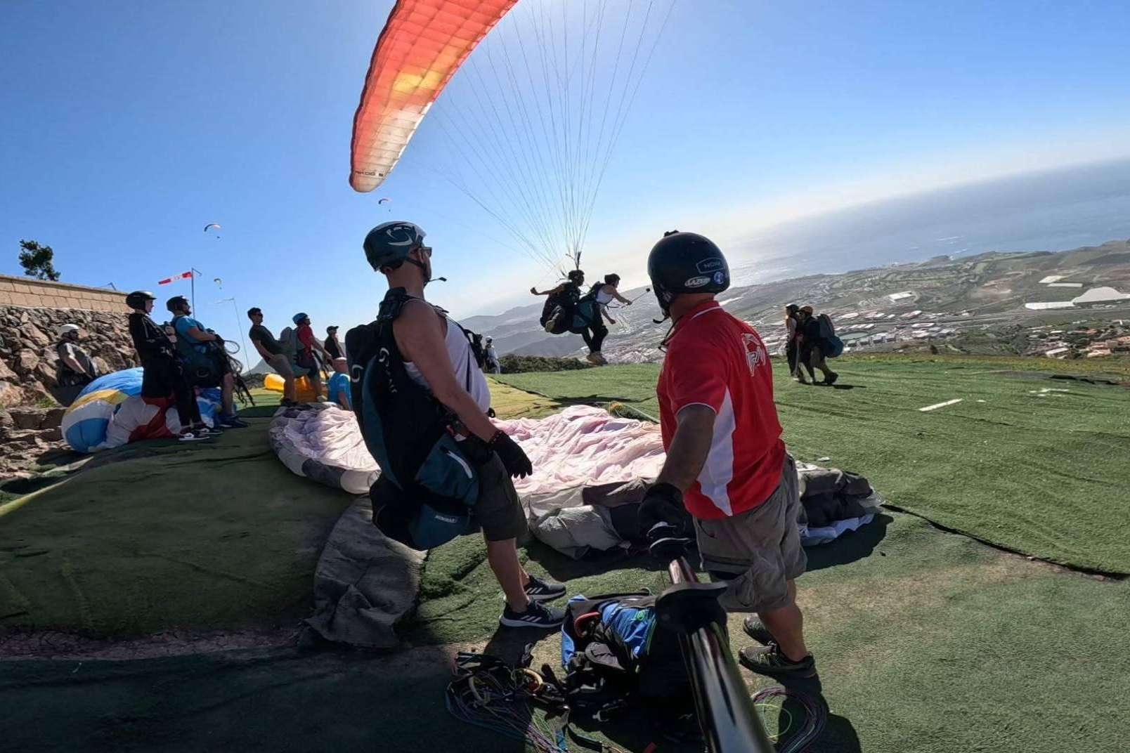 Disfrutar del cielo de Tenerife gracias a los vuelos en parapente que ofrece Tenerfly