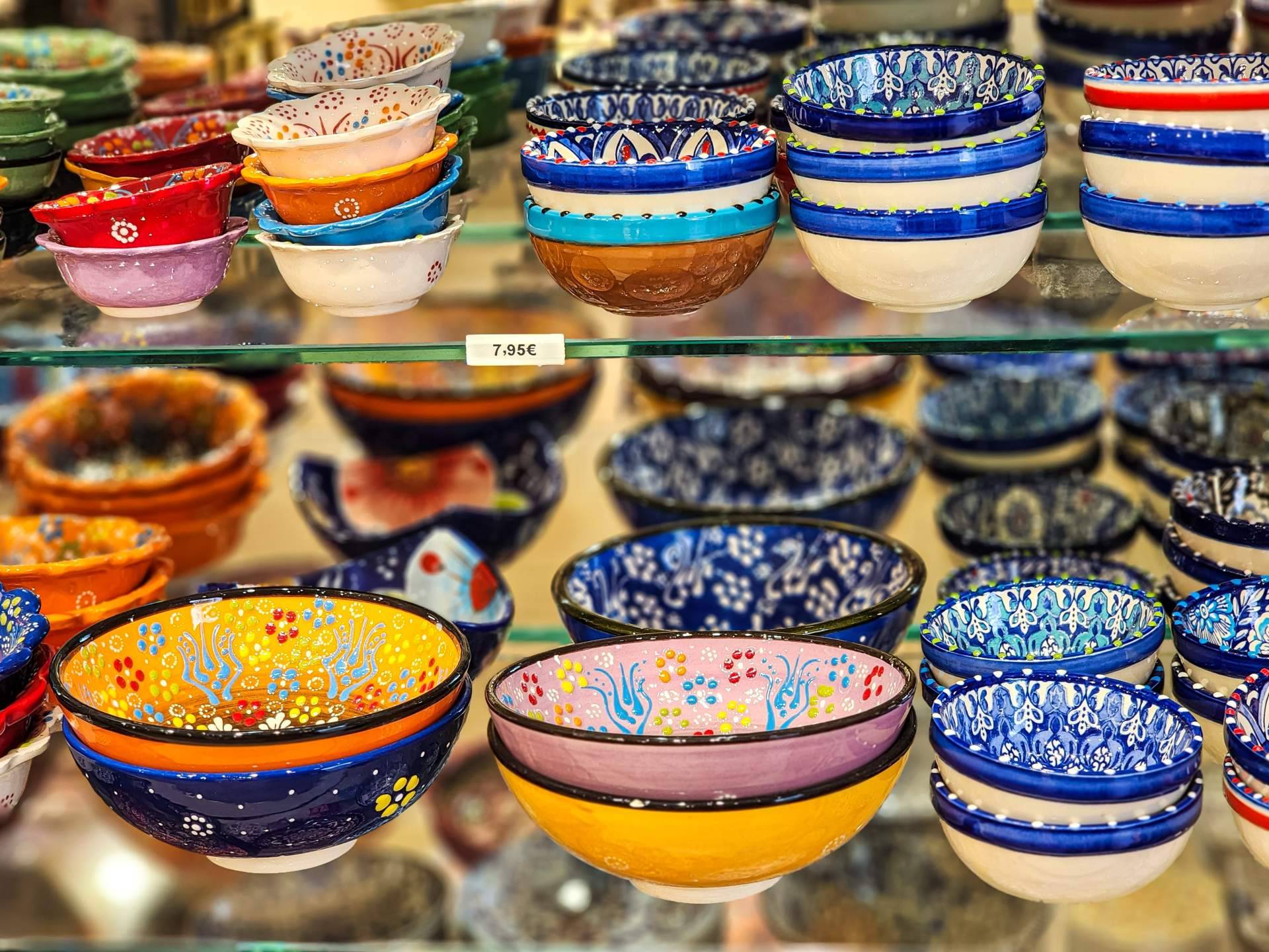 Cerámica artesanal y souvenirs