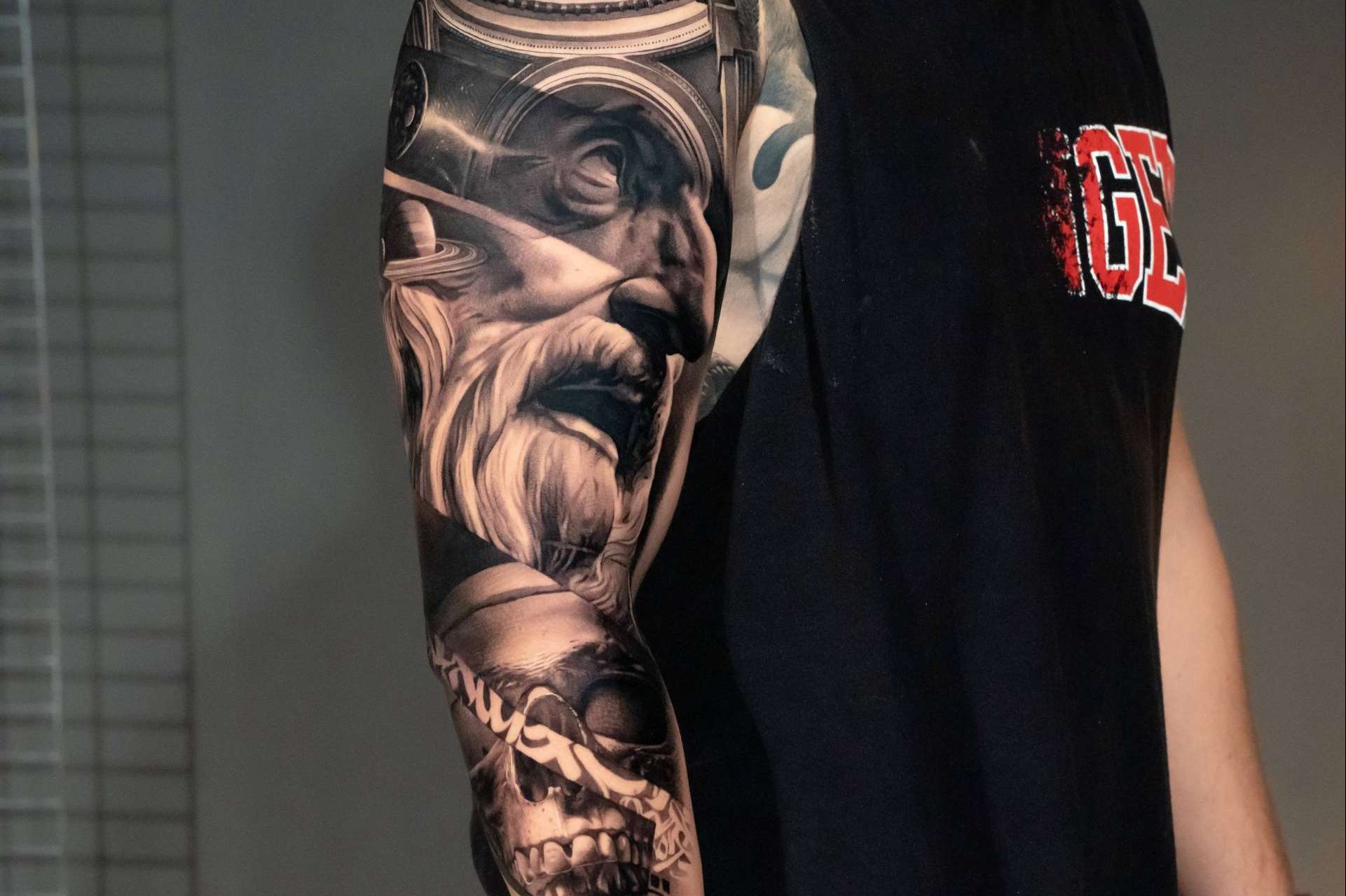 Mejorar el arte del retrato realista con los cursos de tatuajes en Habbility