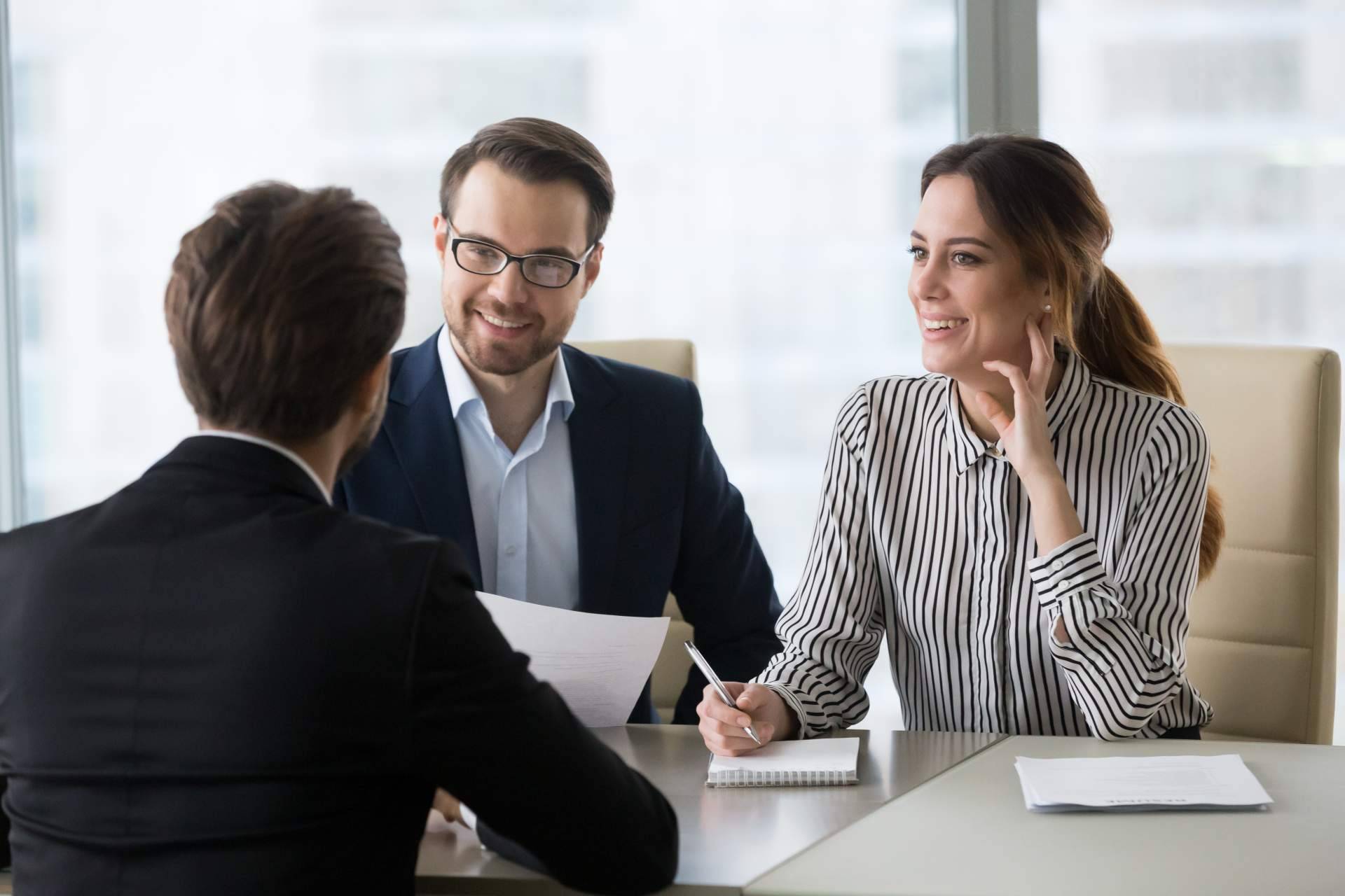 ¿Cómo se define correctamente el perfil profesional que requiere una empresa?
