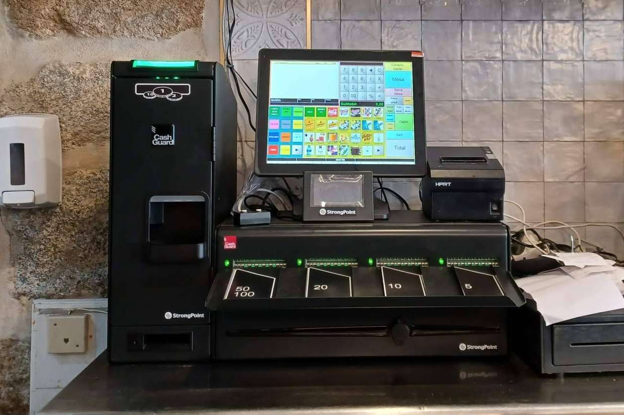 Razones por las que cada vez más comercios eligen la caja registradora inteligente de Telsystem, CashGuard