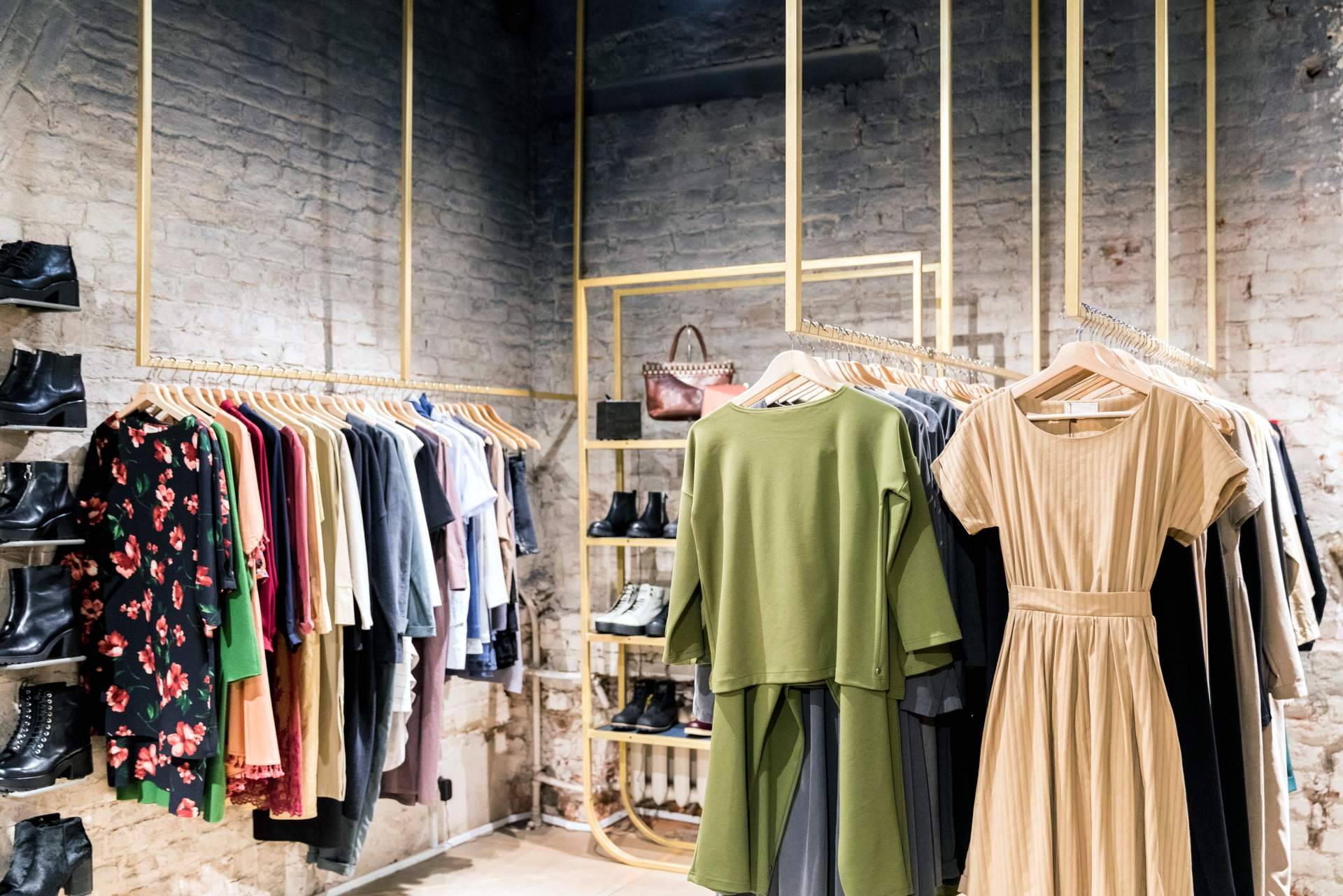 En la tienda Inara se puede encontrar ropa y complementos para mujer