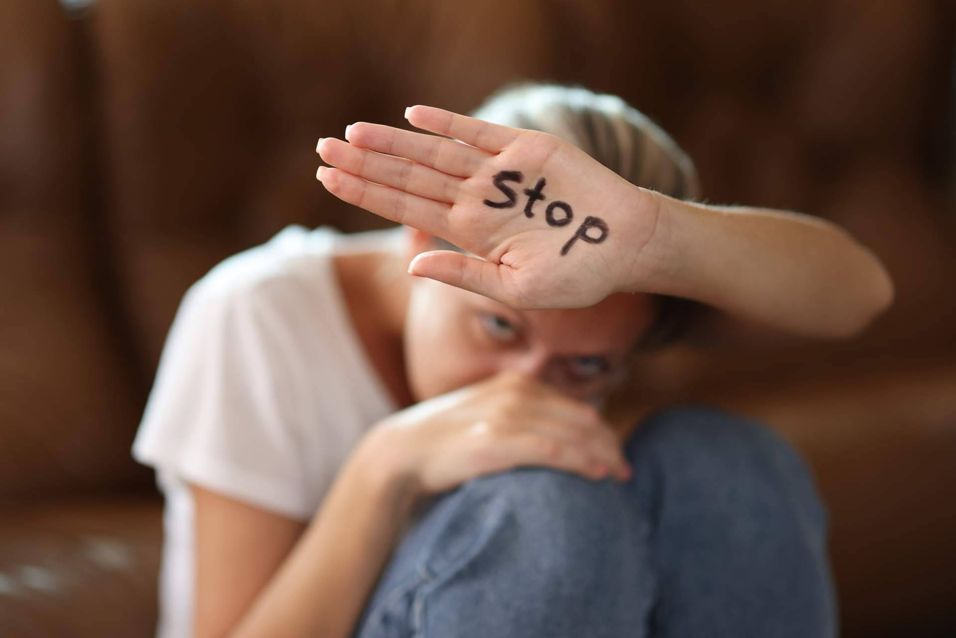 Especialización en delito de violencia de género, con Català Reinón