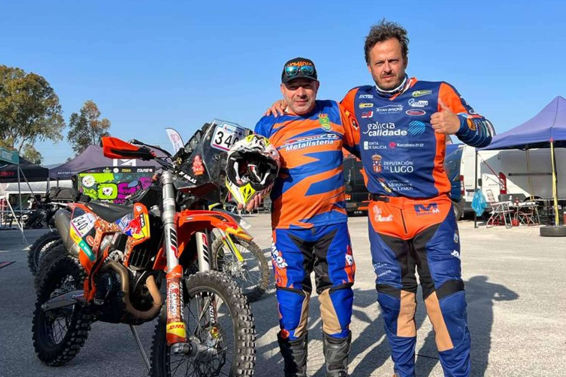 Ropa personalizada motocross y enduro, el kit completo con ADHESIVOSEMBARRADOS