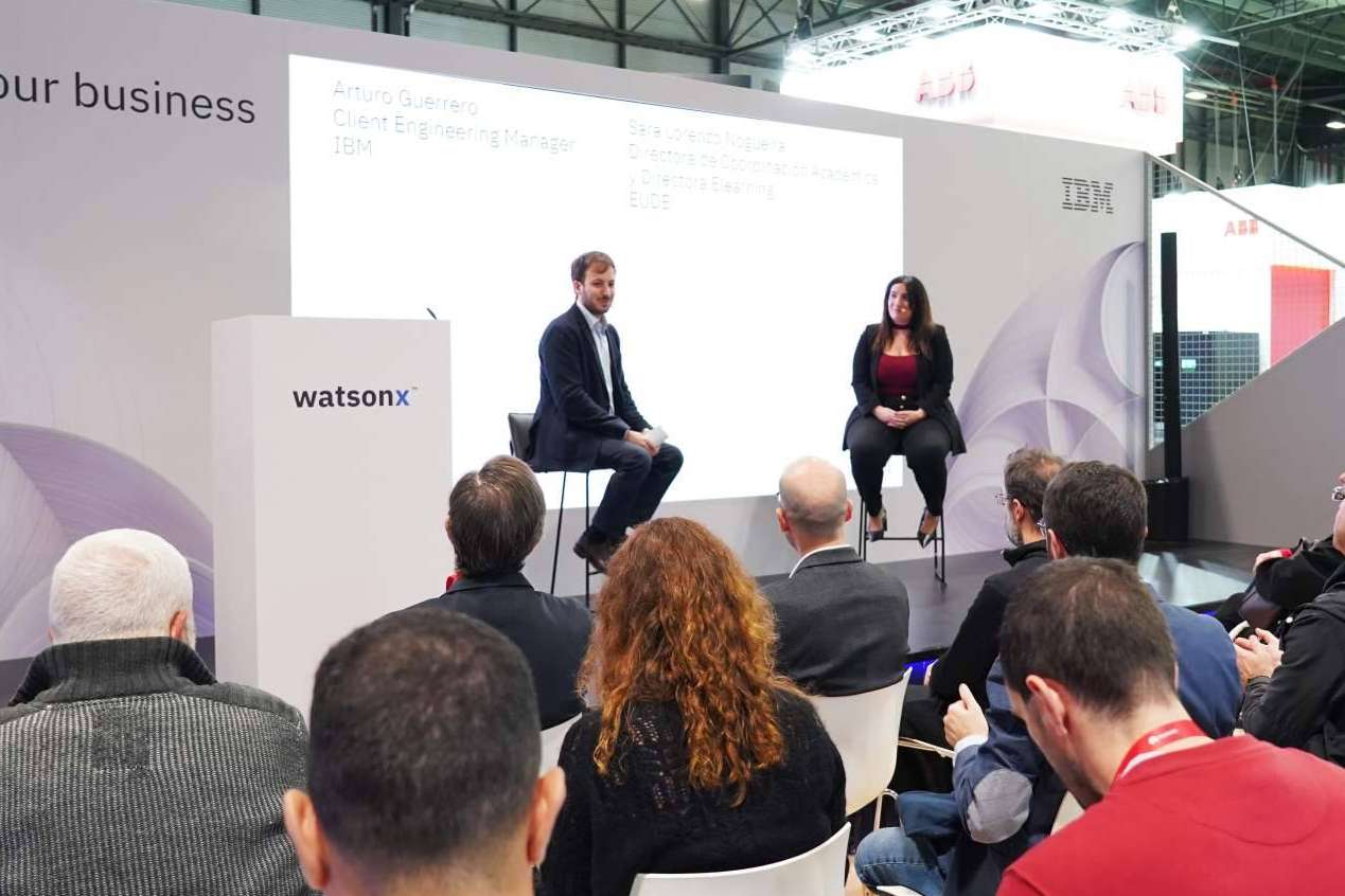 EUDE, a la vanguardia de la tecnología, colabora con IBM para presentar su co-tutor virtual basado en IA Generativa