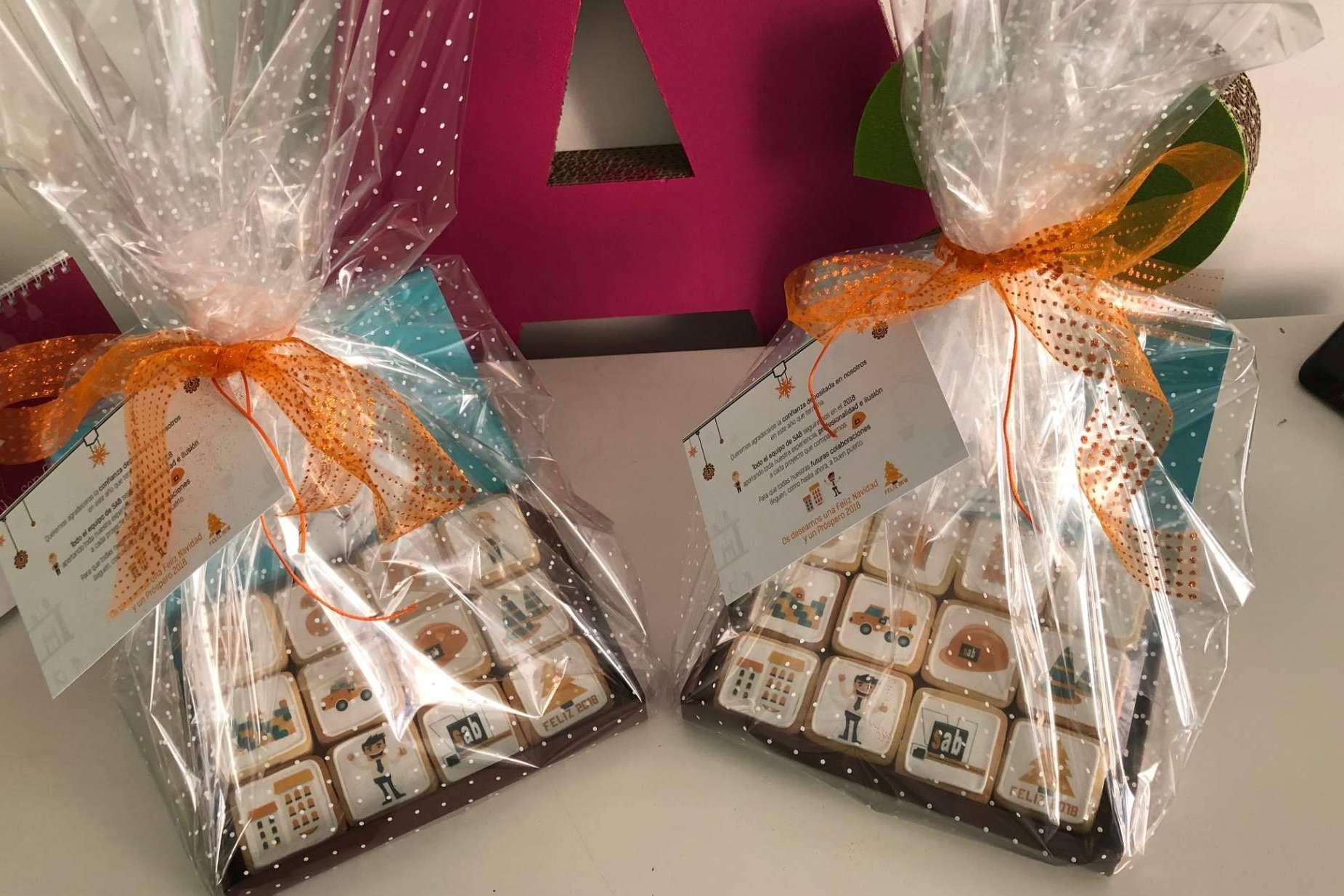 Según A2Colores, los calendarios de empresa son uno de los regalos más originales para estas Navidades