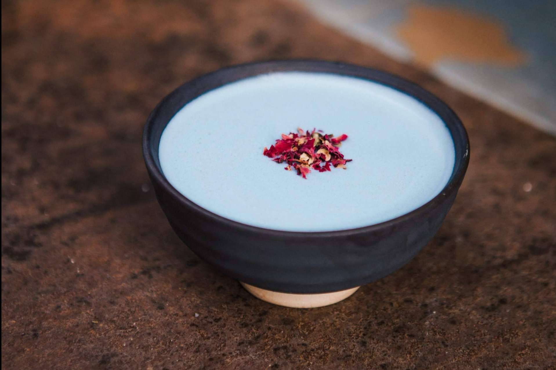 Chimo Chai ofrece chai latte en polvo para preparar bebidas con ingredientes naturales