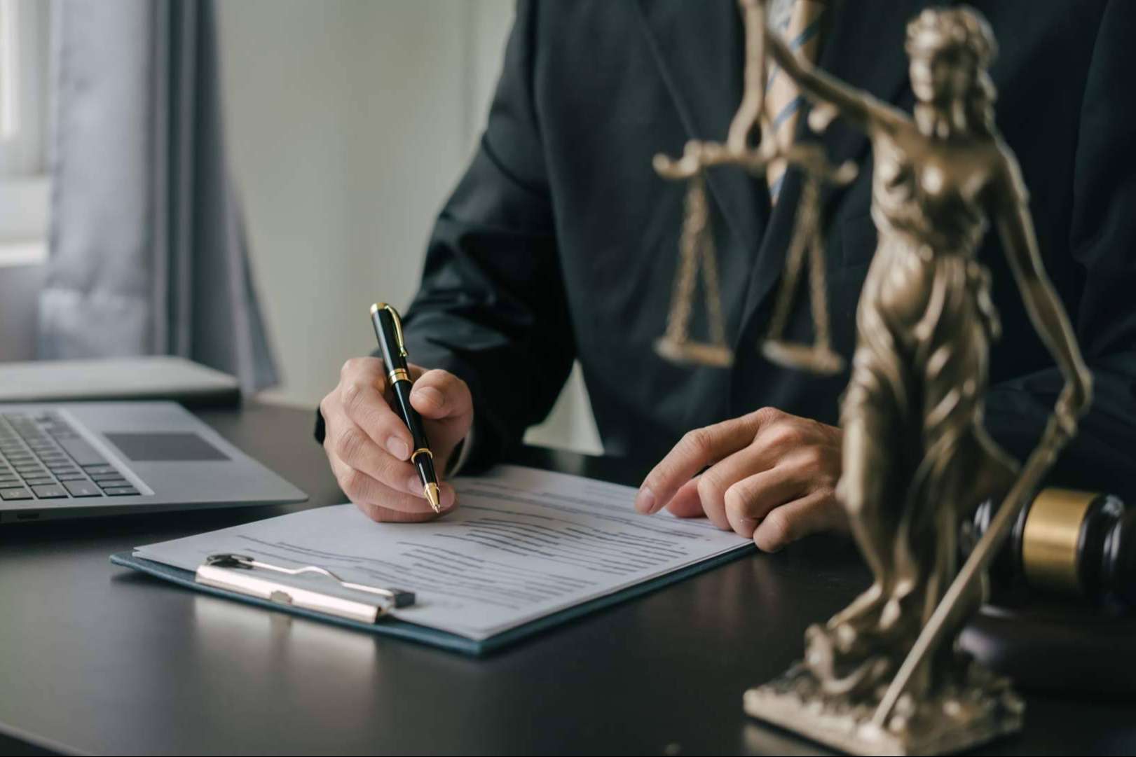 Recurrir a los servicios de asesoría extranjería Madrid de Legacity