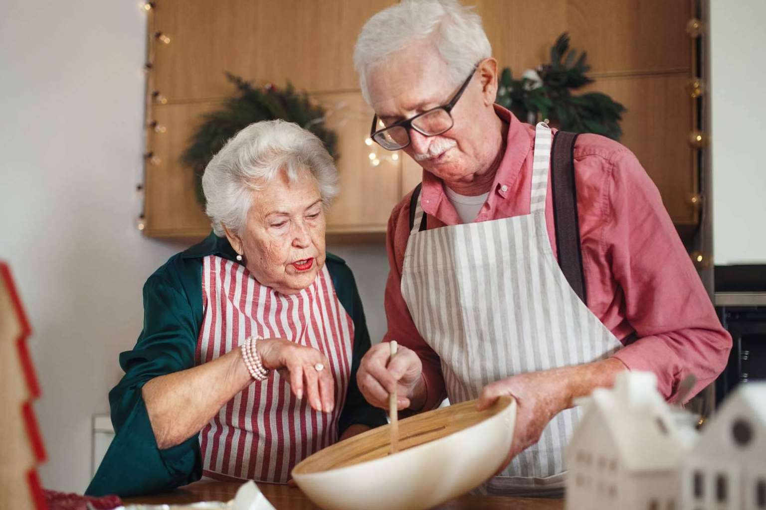 En Navidad, la importancia de cuidar, acompañar a los mayores y combatir la soledad