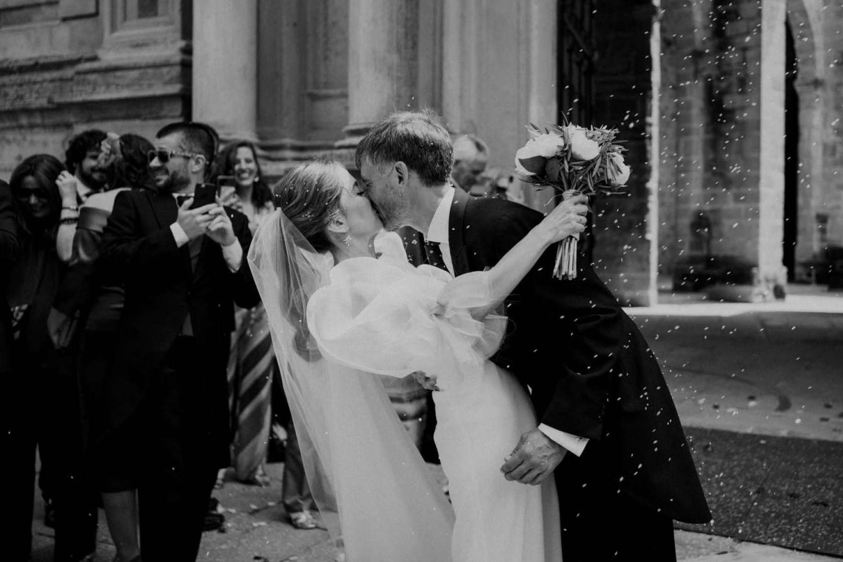 Sellar una historia de amor en la eternidad mediante la fotografía de bodas de Lorena León