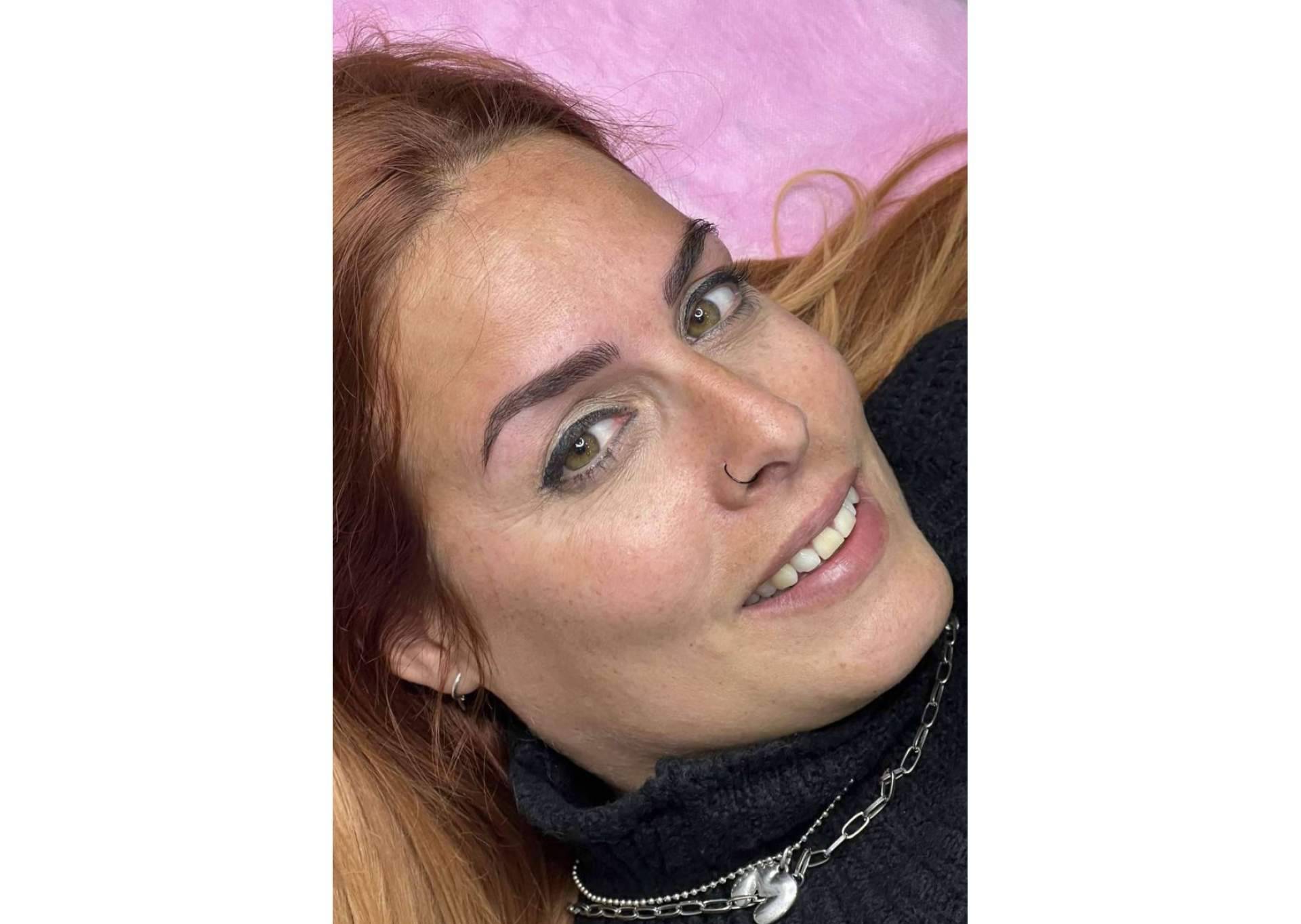 Curso de microblading de cejas y de extensiones de pestañas, en Cynthia Micro & Beauty