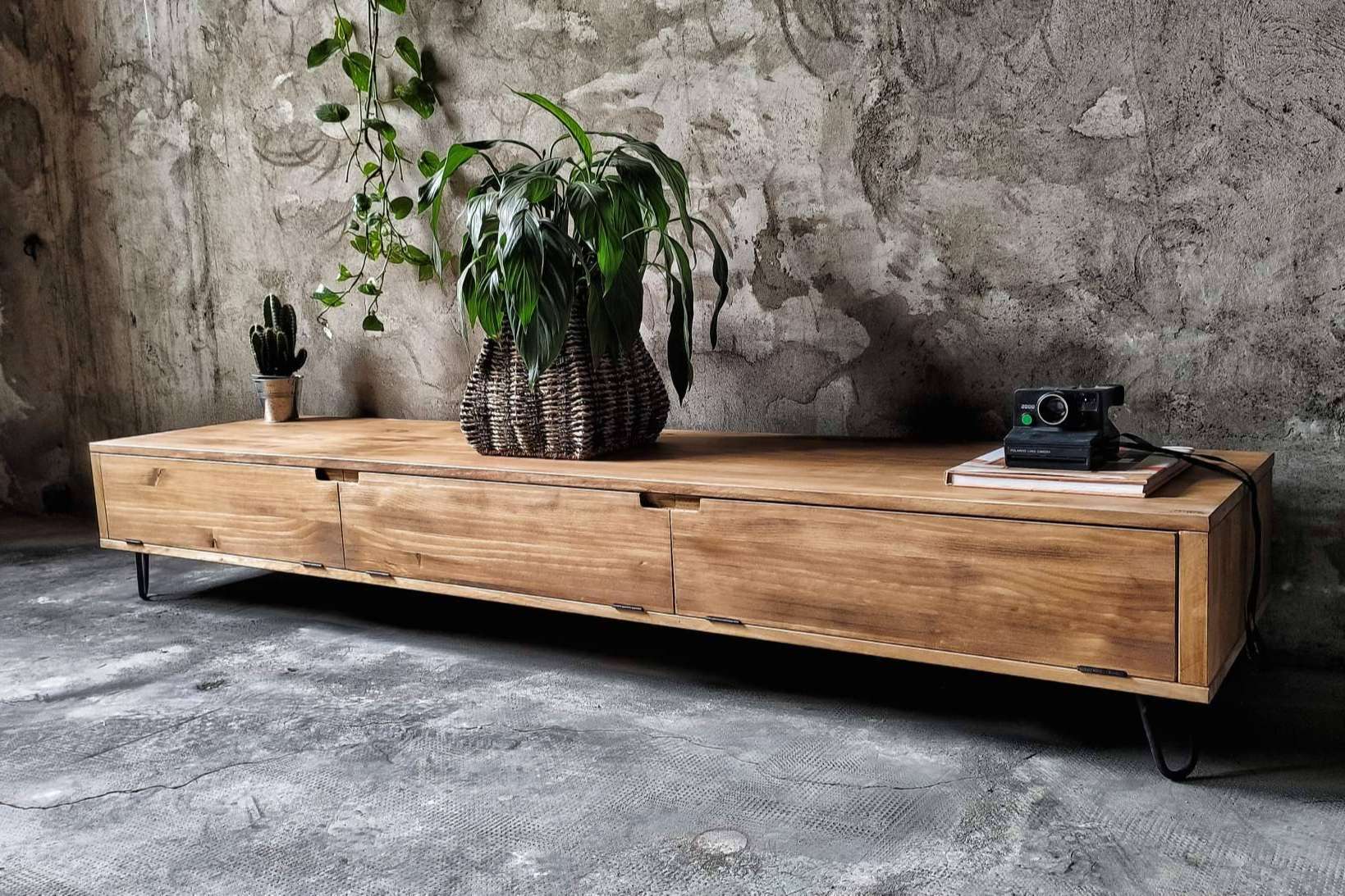 Ekström Furniture, la firma de muebles de madera maciza en tendencia se instala a Badajoz