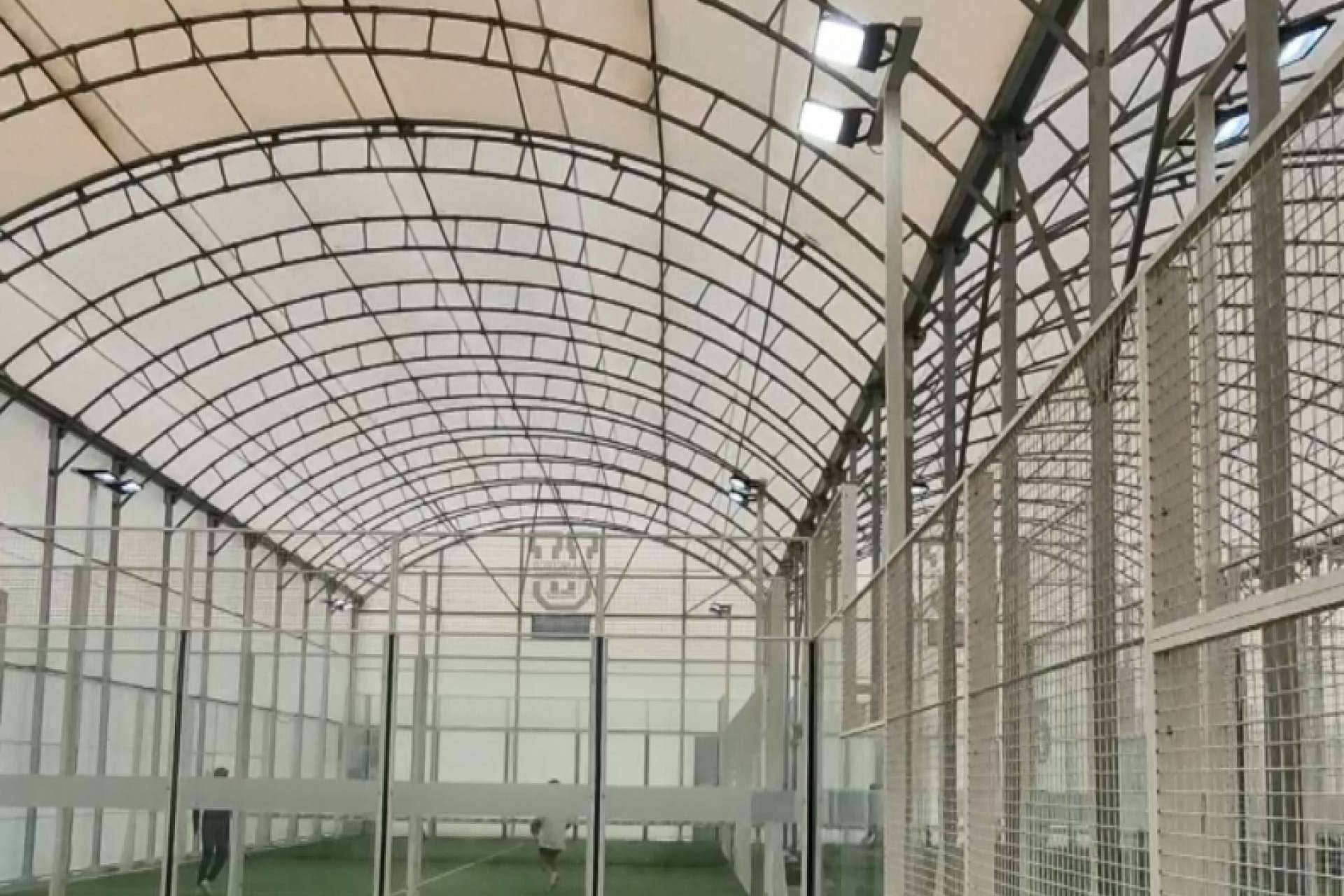 Los beneficios de la iluminación ProTour Asimétrico en club de Pádel UFV Pozuelo, por Óptima LED