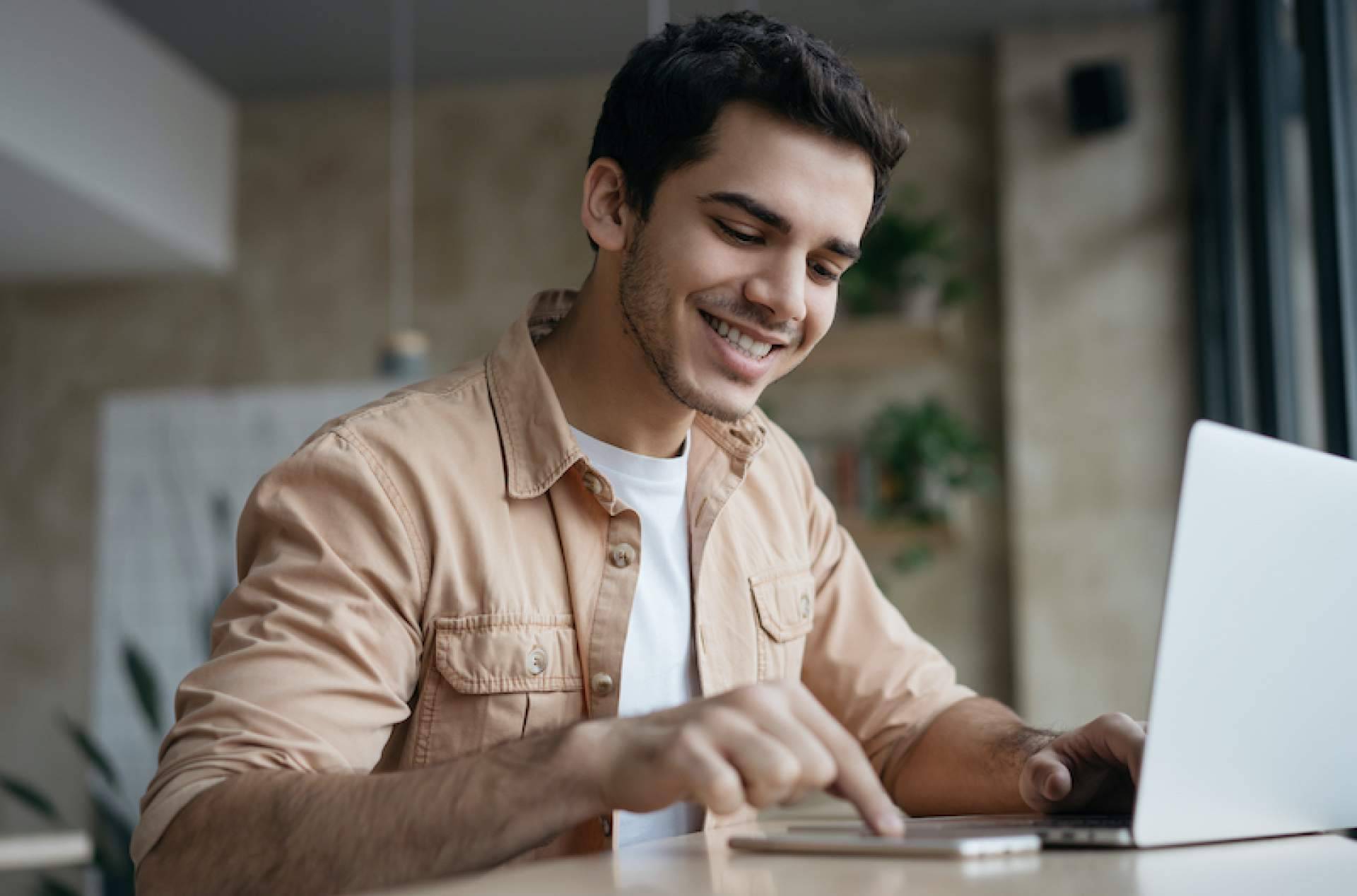 Revolucionar la formación online en la Administración y Dirección de Empresas, con Universal Formación
