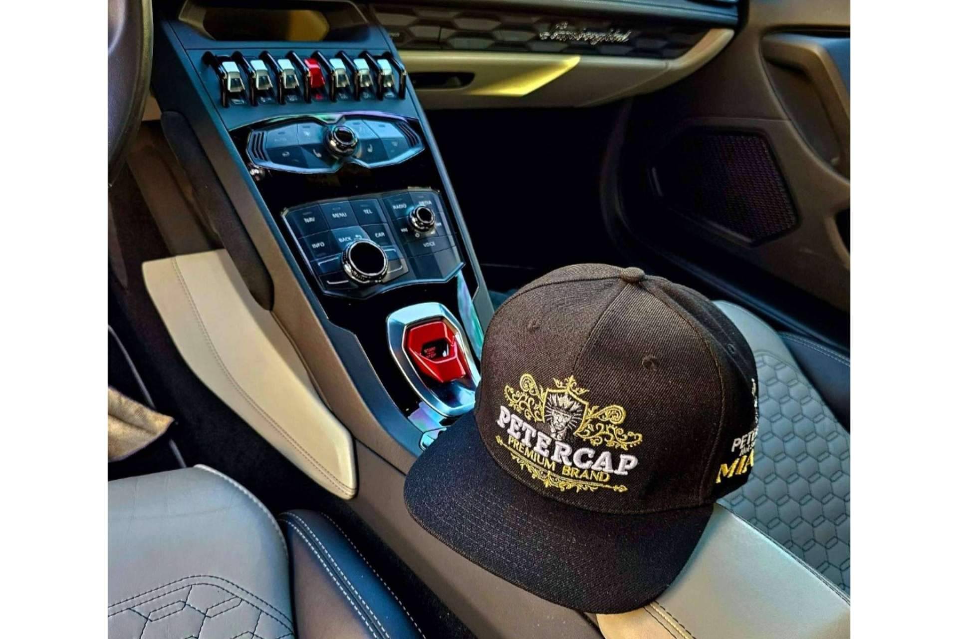 Diseños únicos y de lujo con las gorras PETERCAP