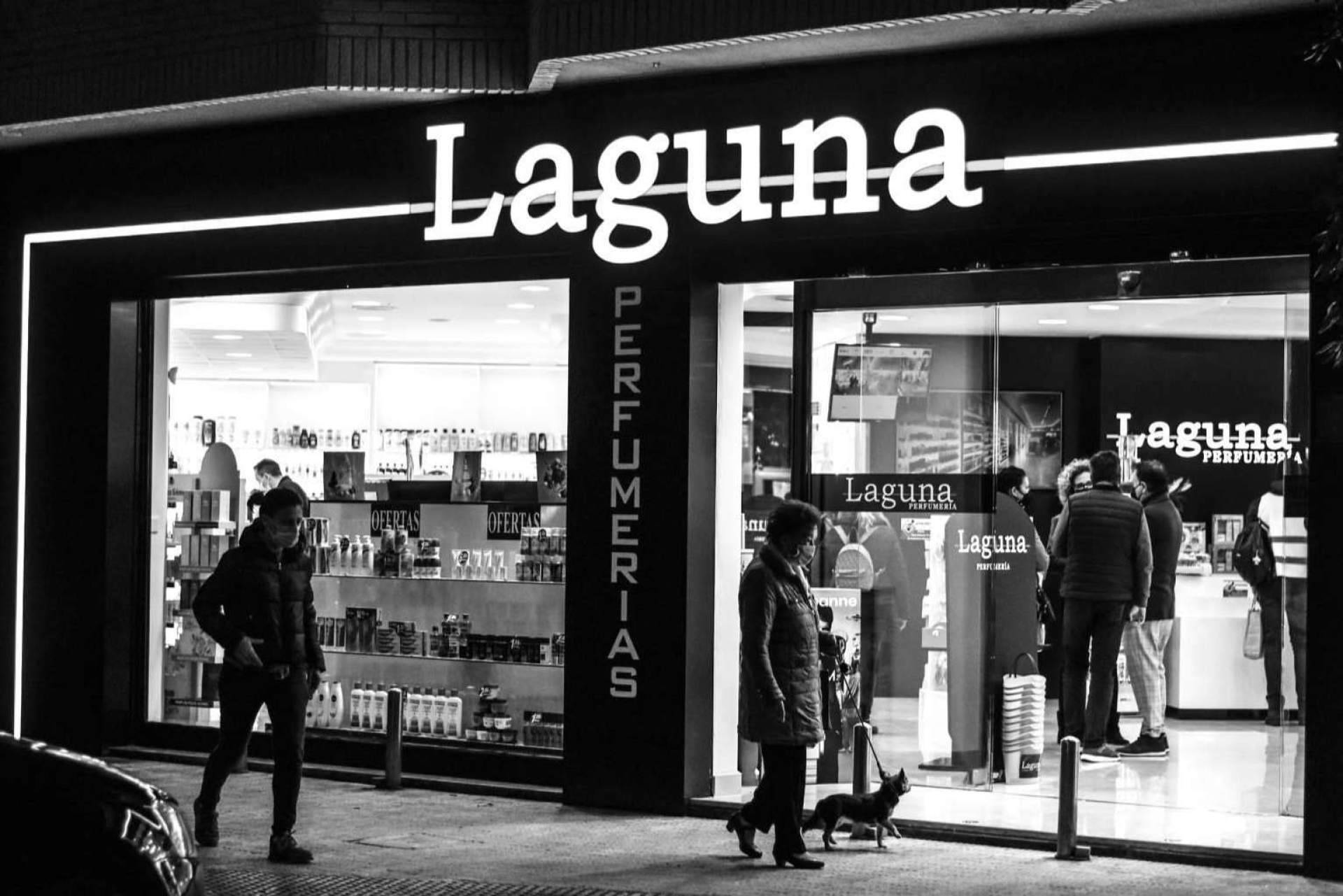Comprar perfumes de mujer únicos y exquisitos gracias a la oportunidad de hacerlo que ofrece Perfumerías Laguna