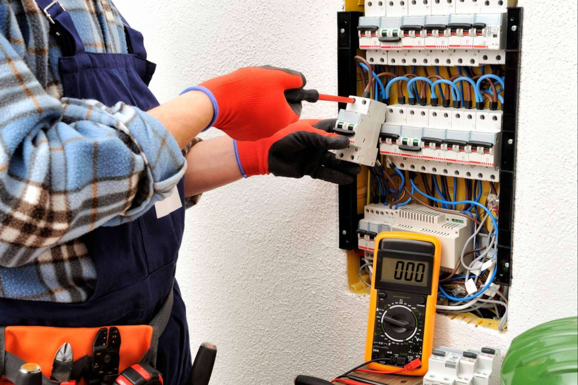 ¿Por qué optar por los magnetotérmicos C120N de Schneider?, por Cadenza Electric