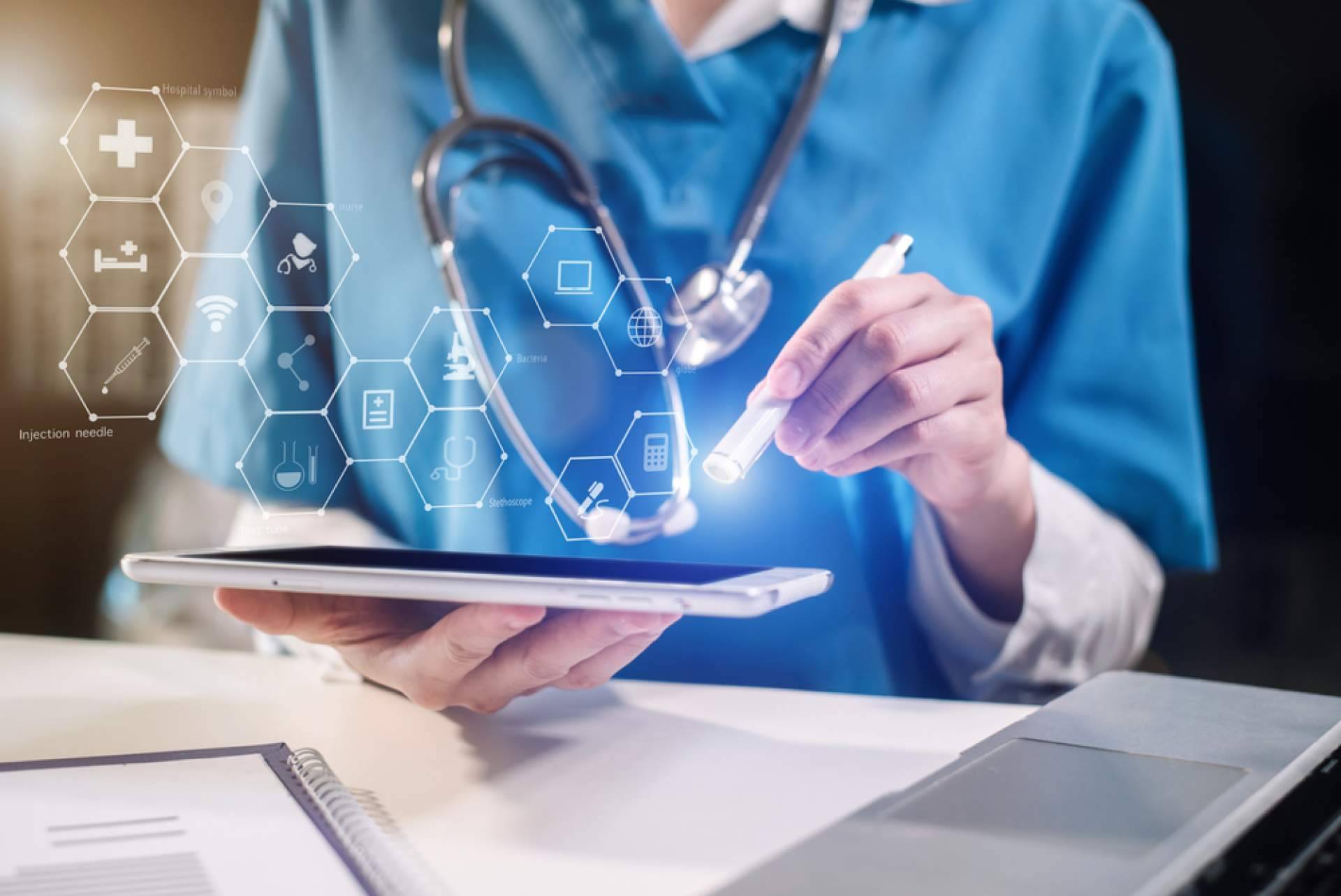 Máster, expertos y cursos de especialización de Universal Formación con acreditación universitaria de EUNEIZ
