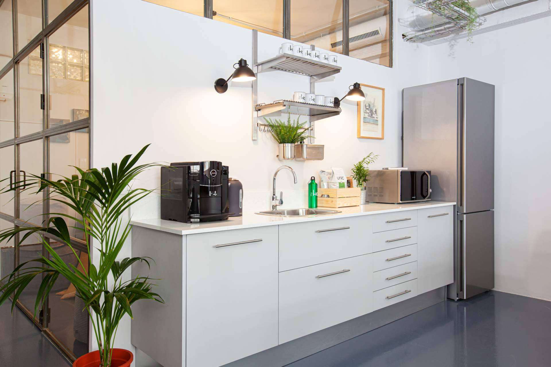Sitandplug, una plataforma digital especializada en oficinas flexibles