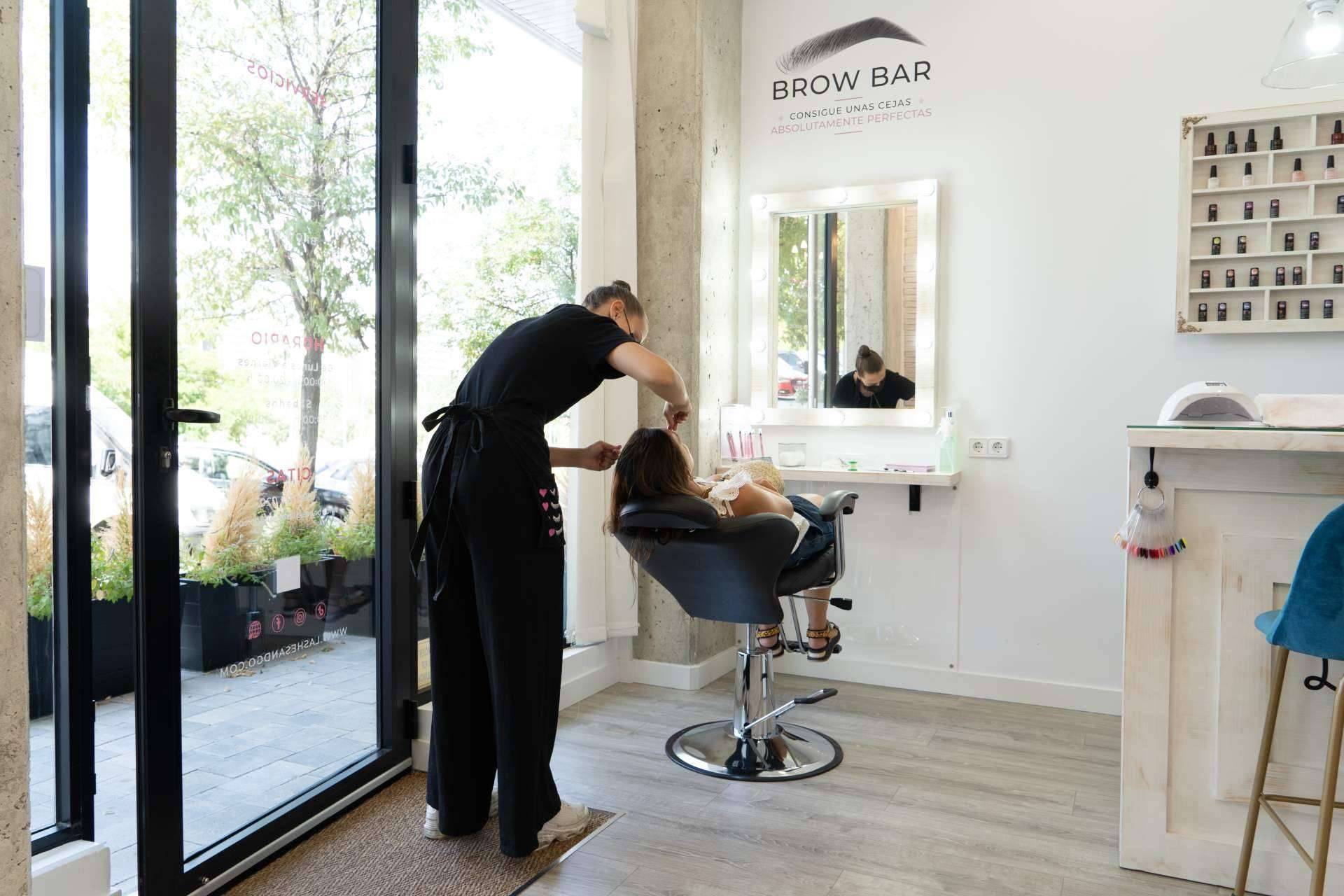 Los desafíos de la estética en tiempos de crisis, por la empresa LASHES & GO
