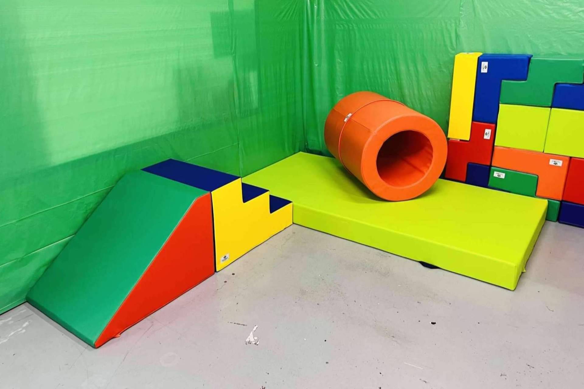 Equipamiento básico para una sala de psicomotricidad infantil, con LUDIFOAM