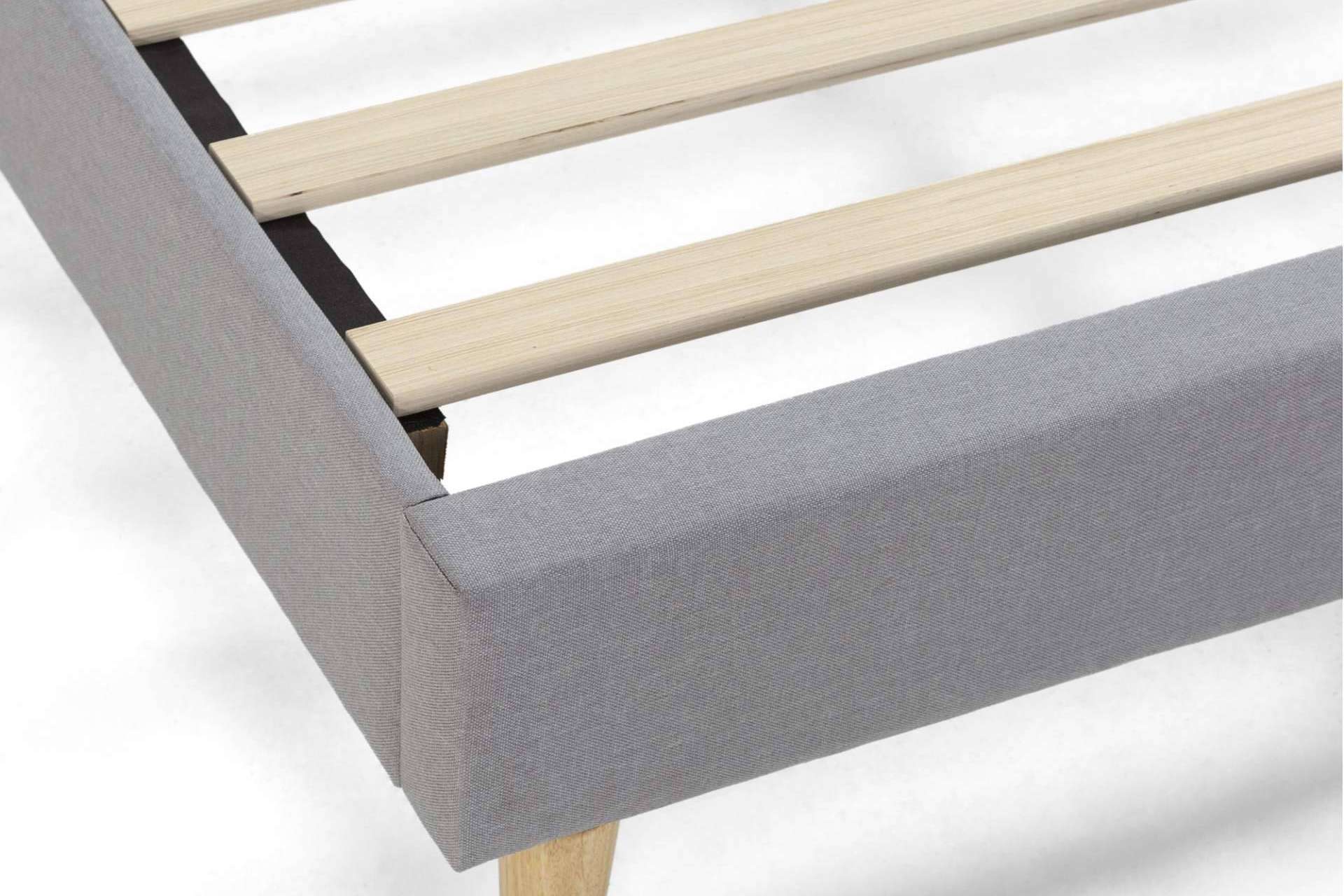 ¿Somier o base tapizada, qué es mejor para el colchón según los expertos de Top Mueble?