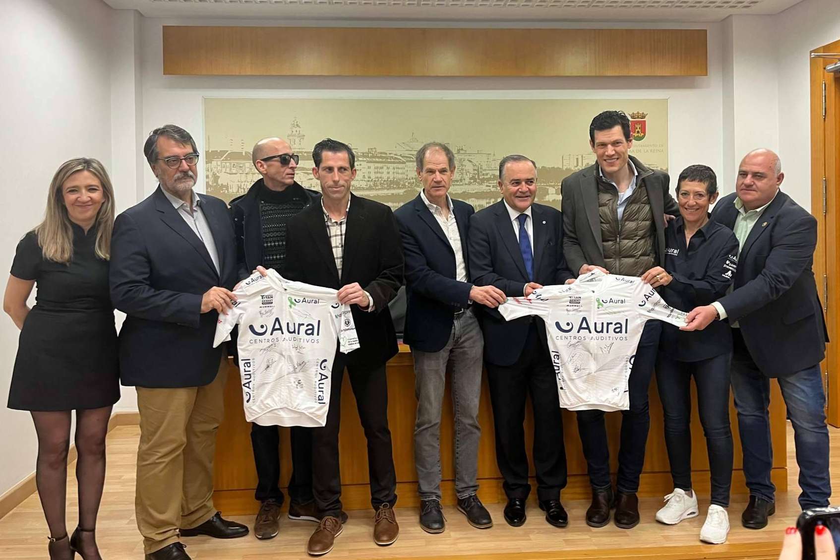 Murwall Sport presenta los maillots solidarios a favor de la Asociación Española Contra el Cáncer