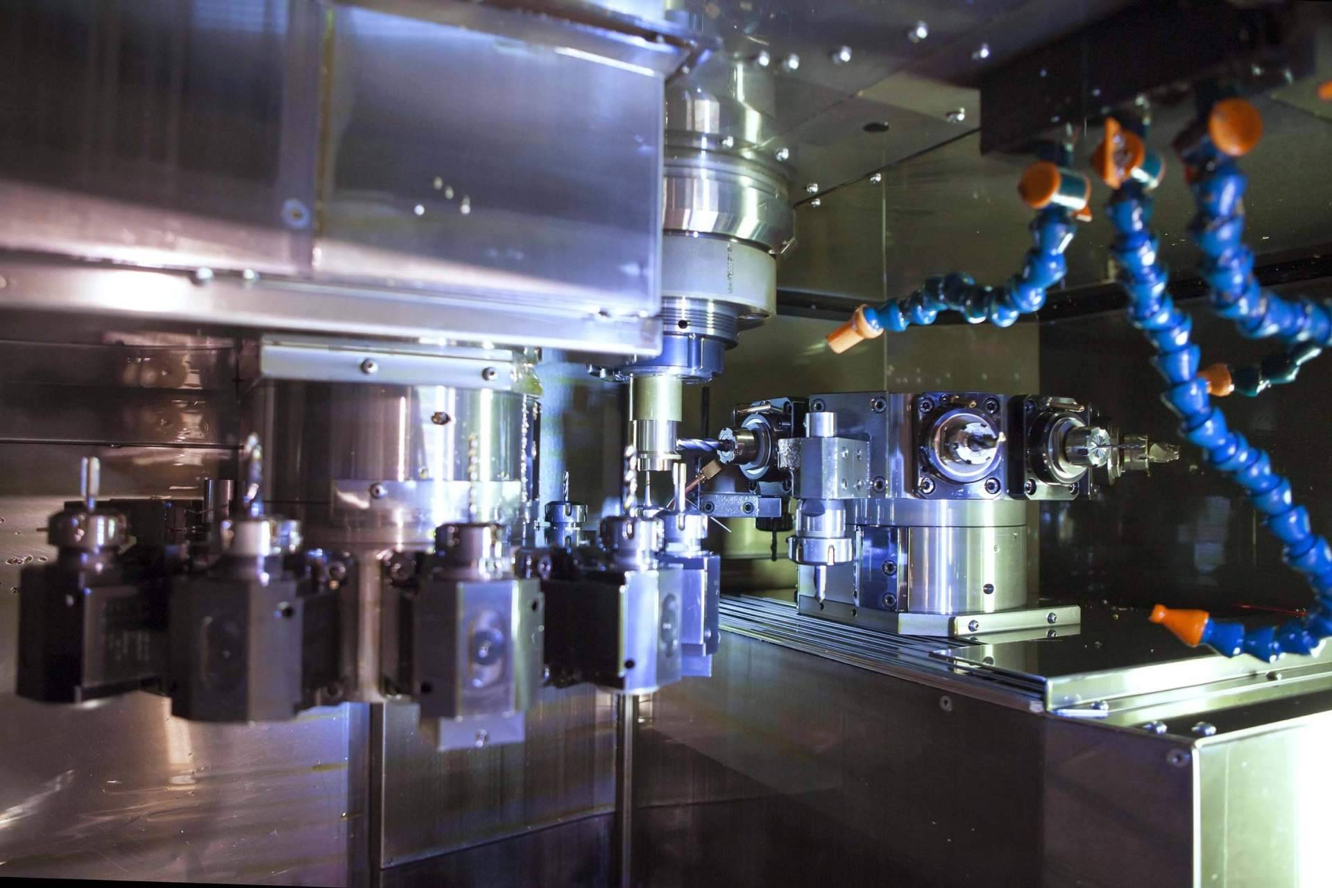La importancia del personal cualificado y la maquinaria CNC en el mecanizado de precisión, por Inter 2000