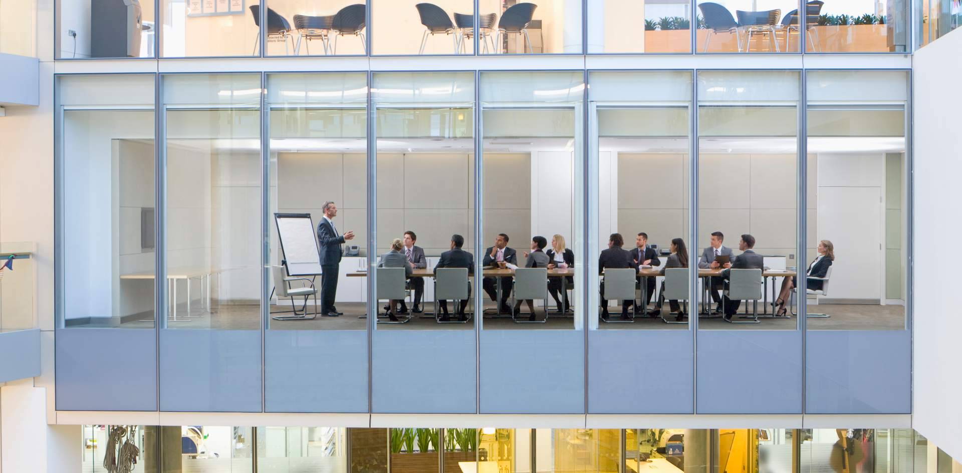 Programas formativos para profesionales de negocios con ESIE