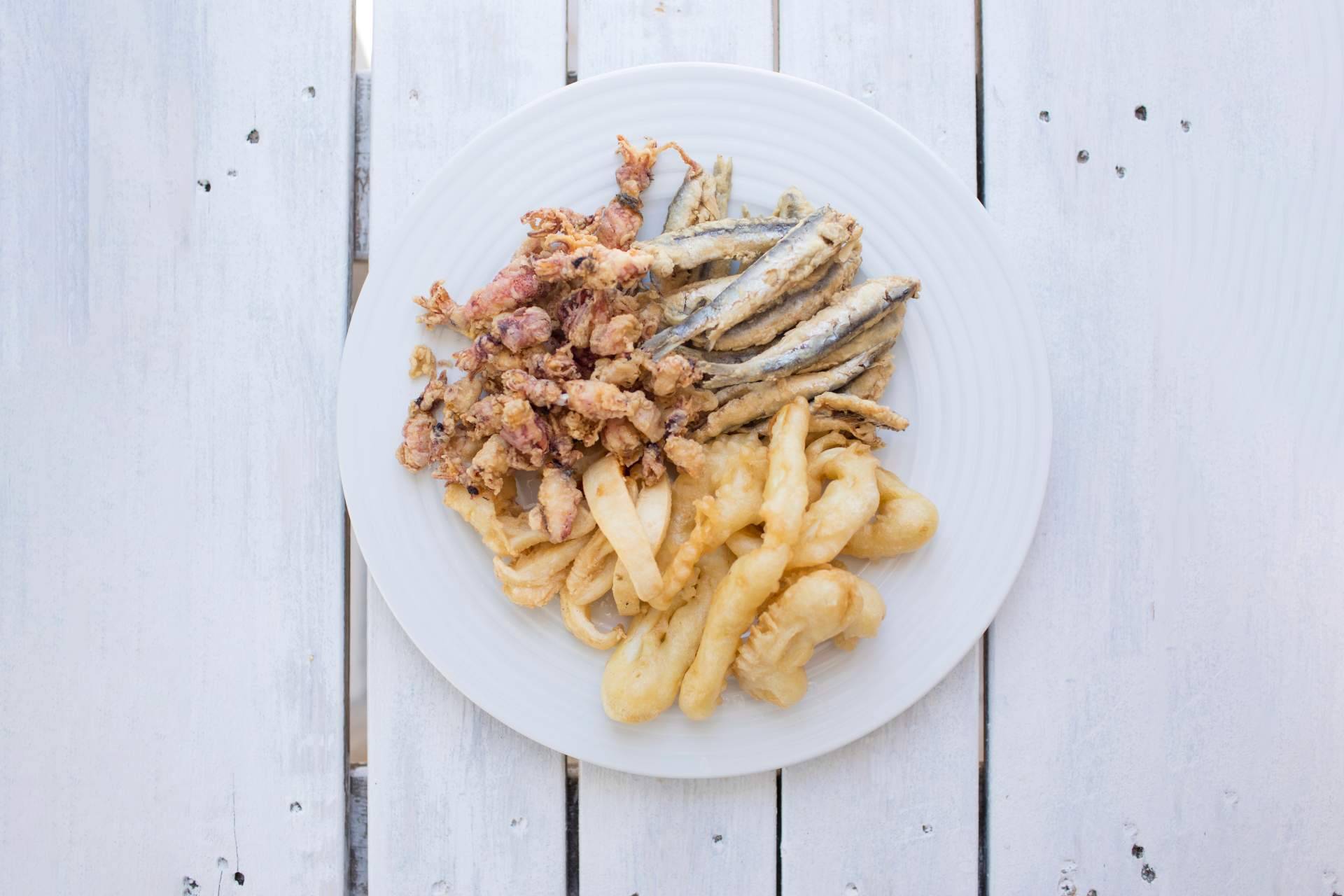 Uno de los restaurantes en Gandía Playa más destacados para degustar buenos arroces, pescados y paellas es El Andaluz
