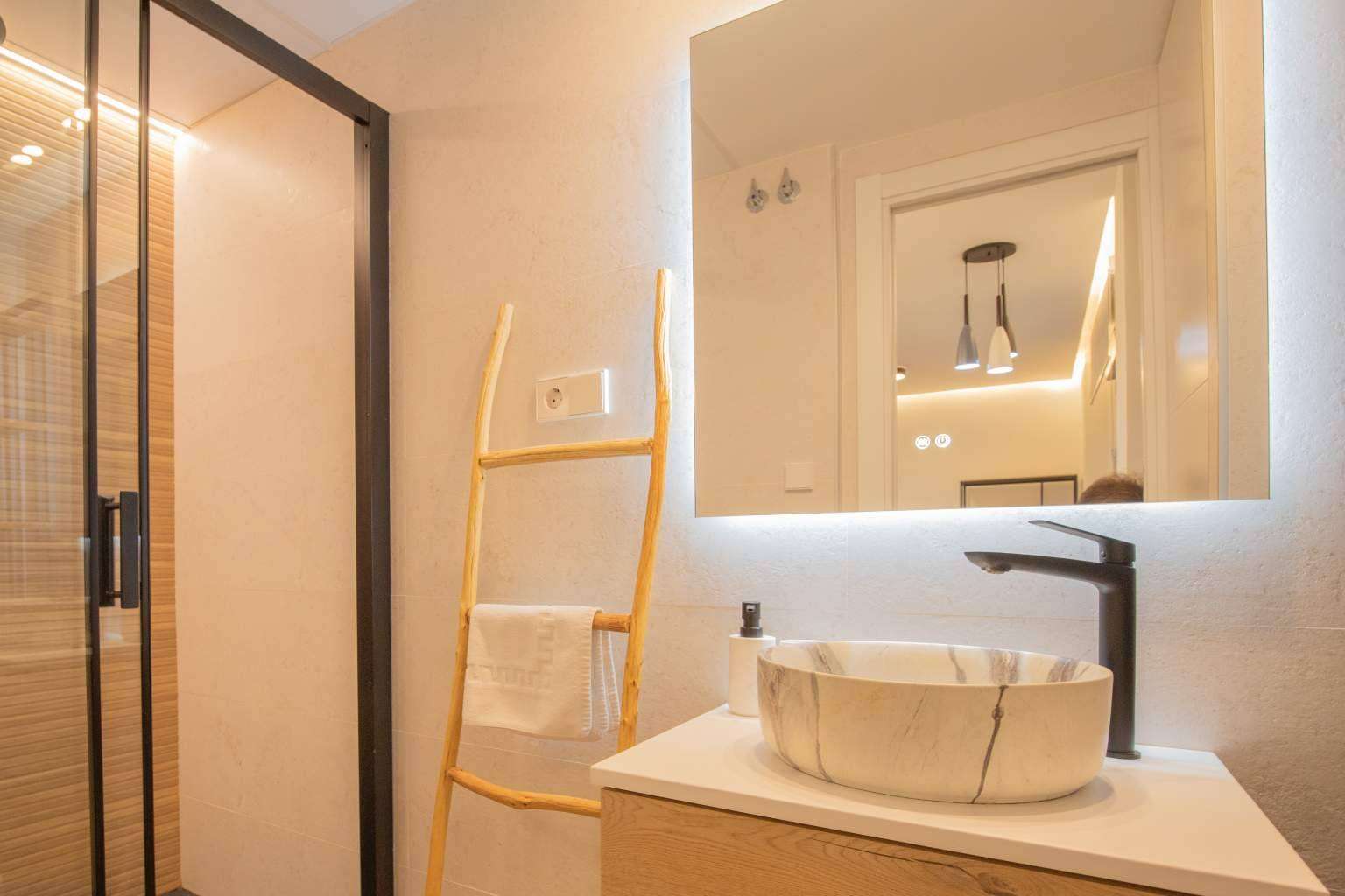 Alojamientos confortables para disfrutar de una experiencia integral en Madrid con Karem Home