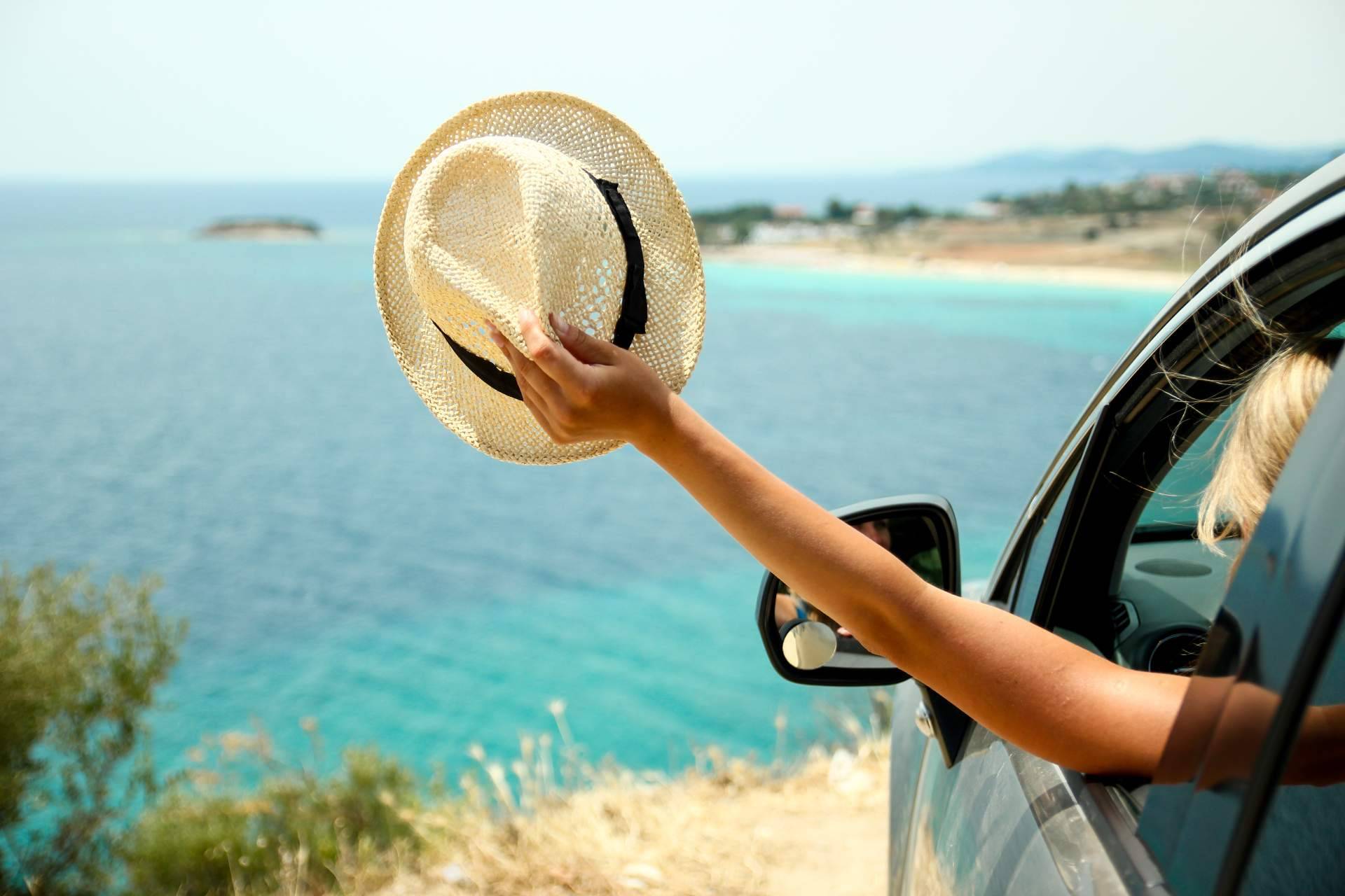 Alquicoche explica las ventajas de alquilar un coche para las vacaciones de verano