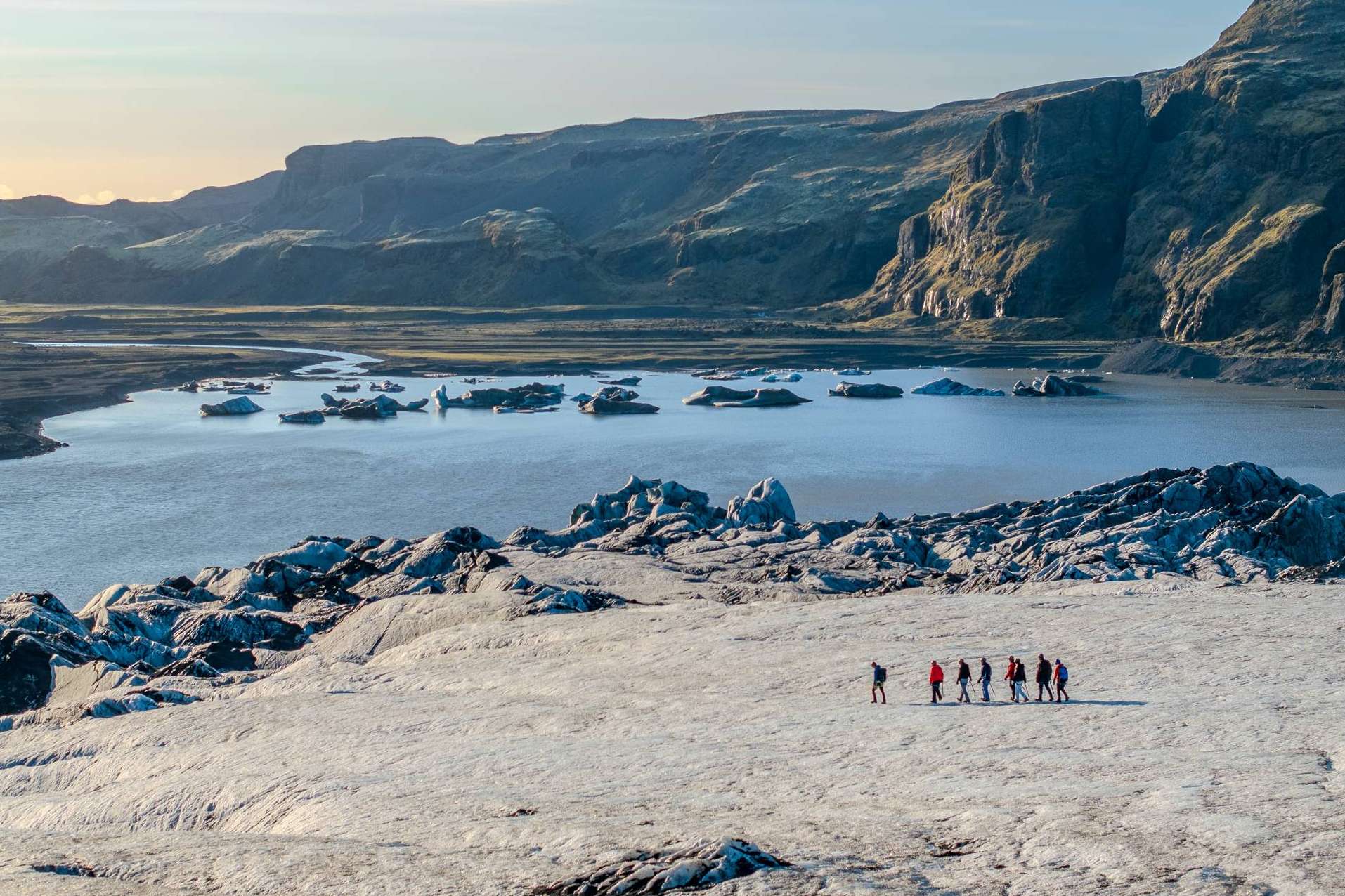 Aldu Experience ofrece un tour de ocho días a Islandia para disfrutar de las intensas auroras boreales de 2024