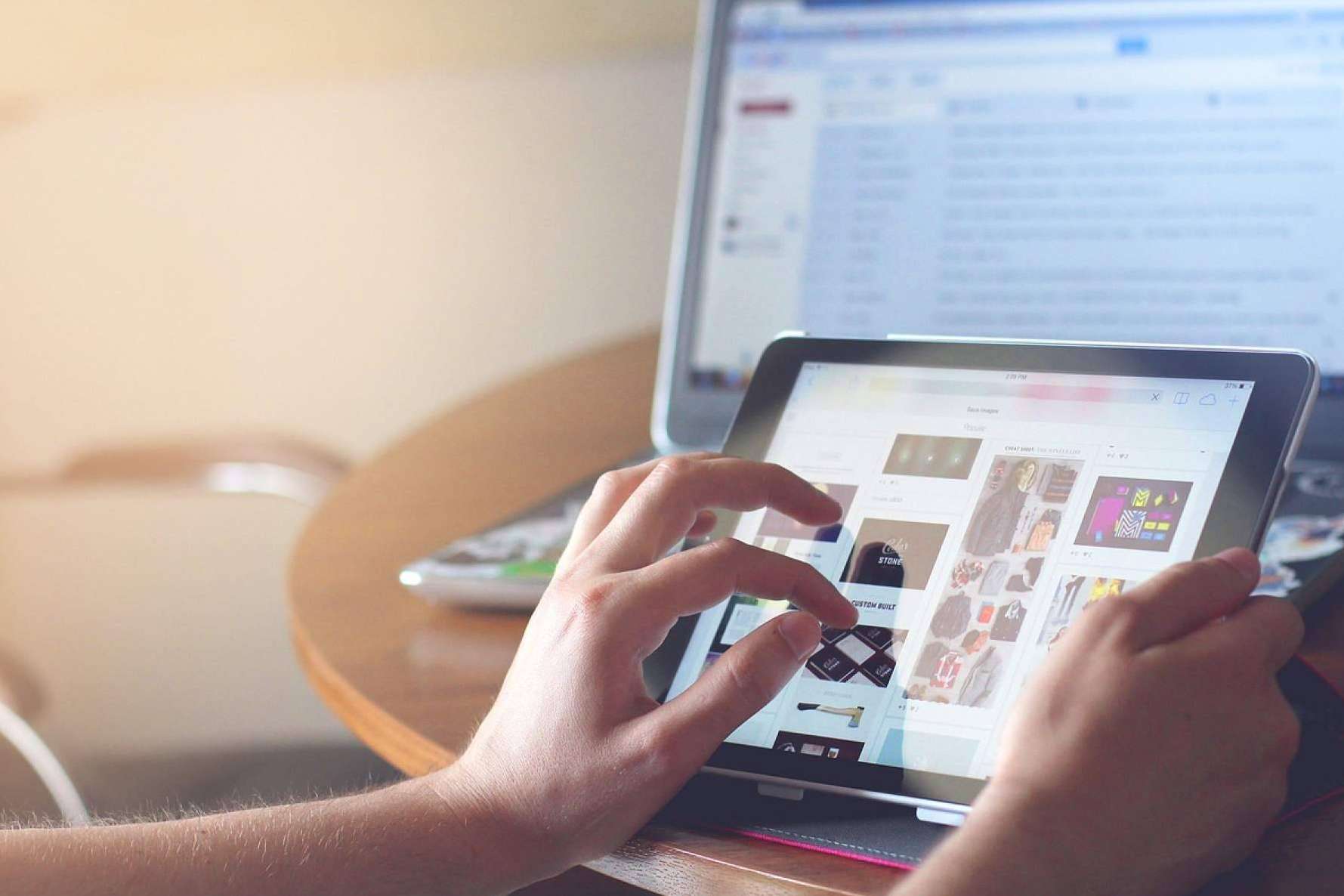 El diseño web es clave para destacar en internet y aumentar la visibilidad de los negocios, por A2 Colores