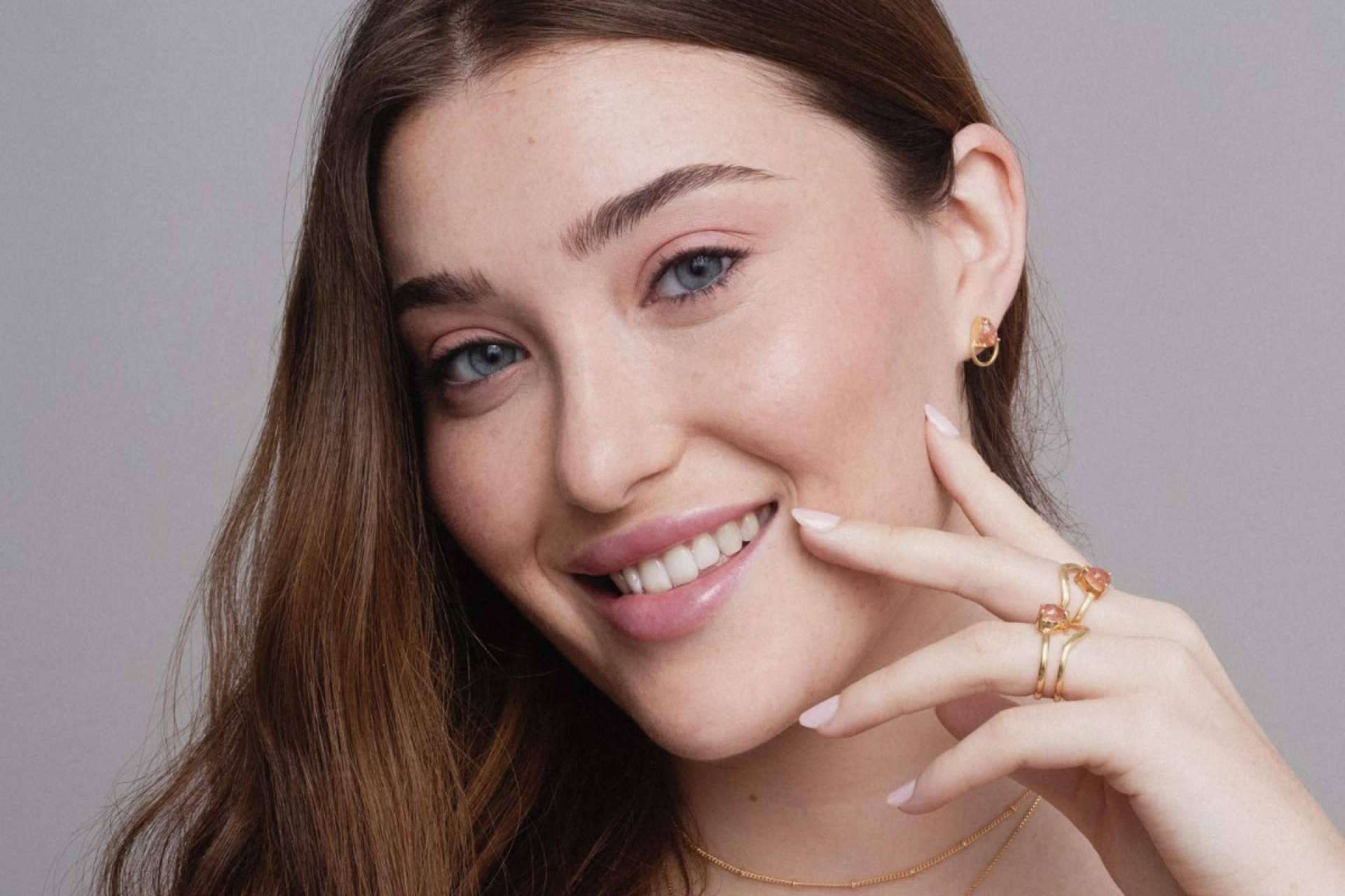 Stonbow se caracteriza por su oferta de joyas y anillos con piedra natural