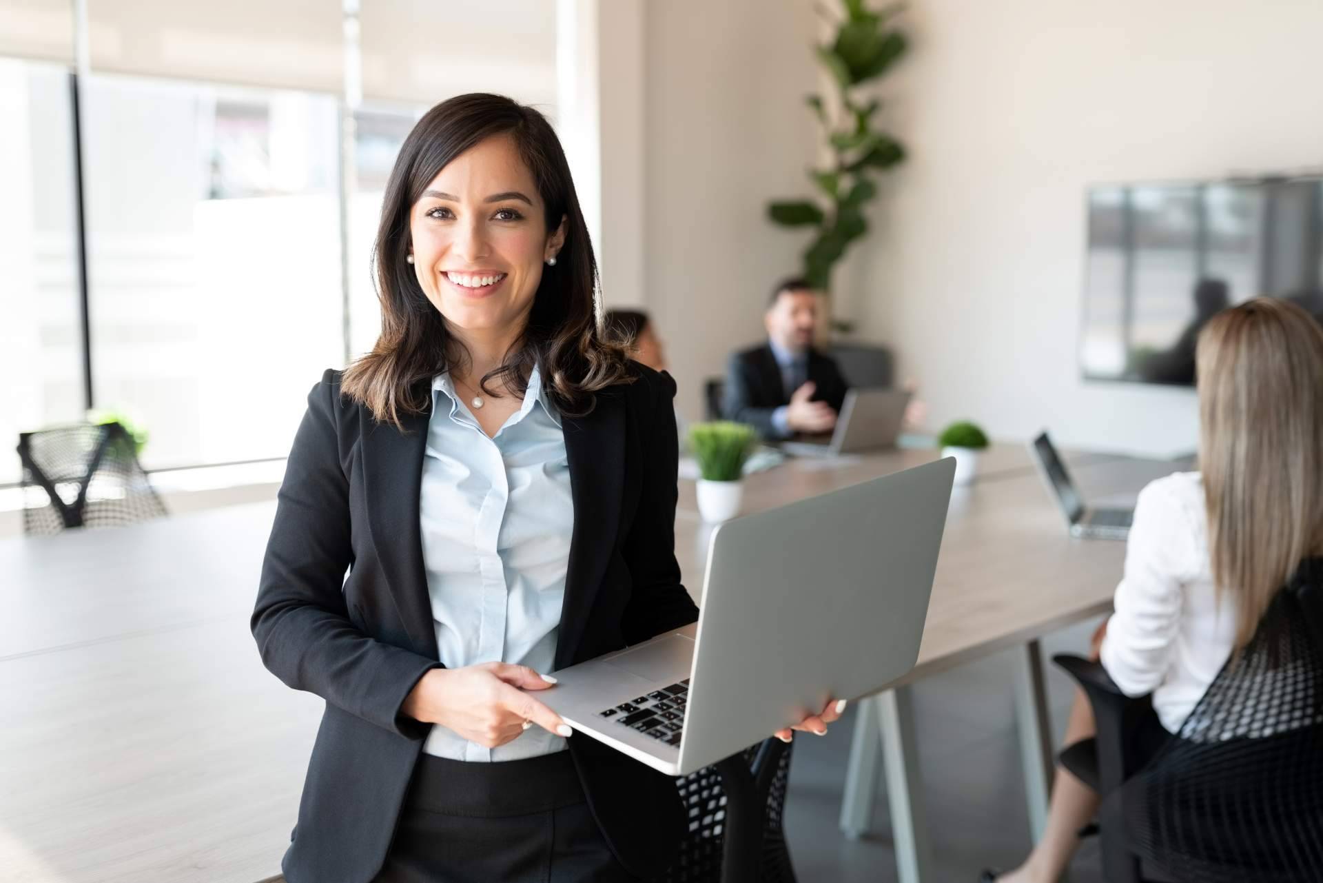 Doble máster en Project Management e IA Empresarial en la ENEB