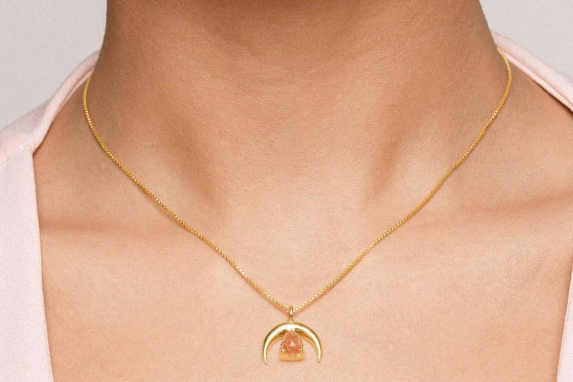 Stonbow ofrece joyas únicas elaboradas con piedras naturales y compromiso con la sostenibilidad