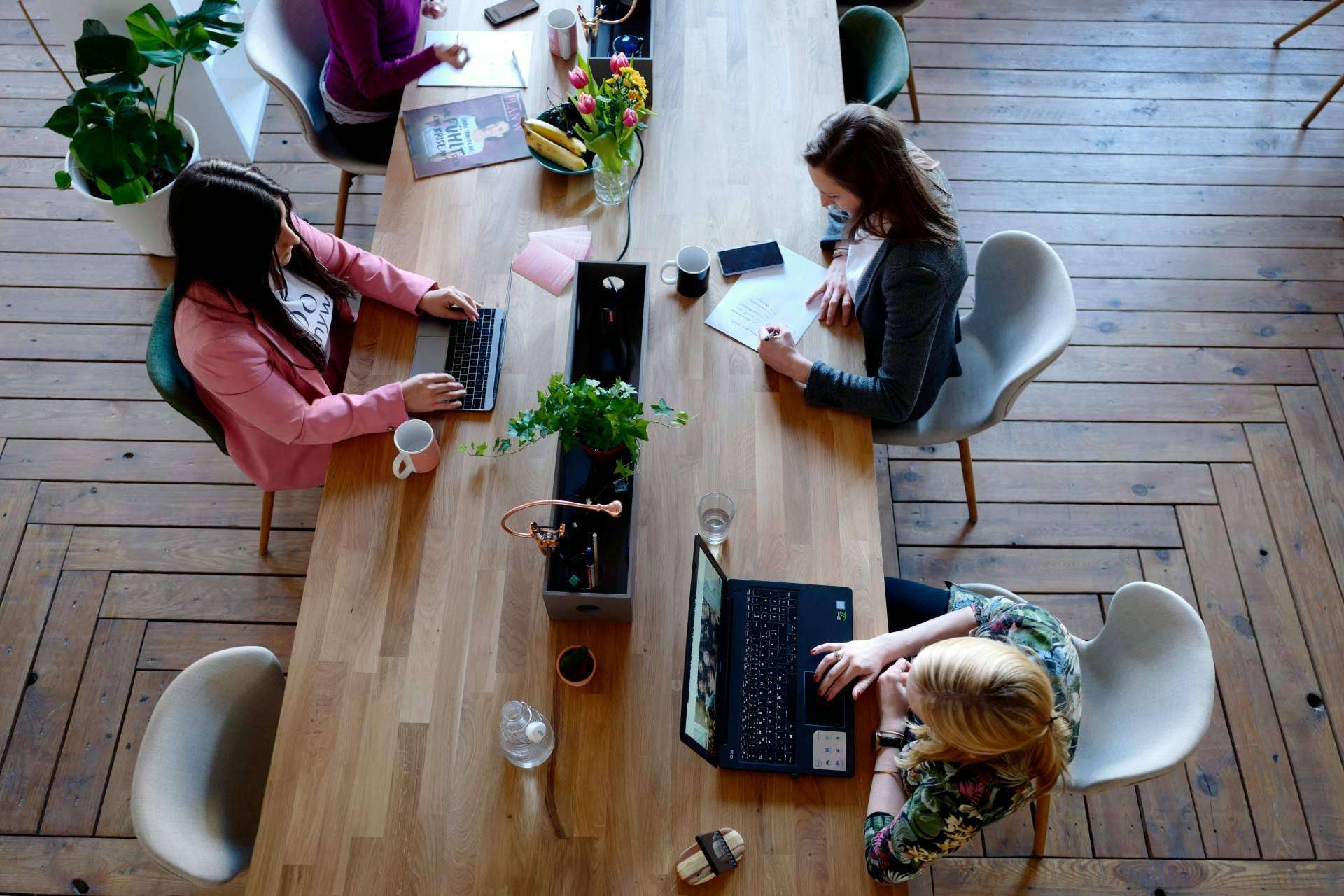 Nuevas claves del arraigo social y laboral en España