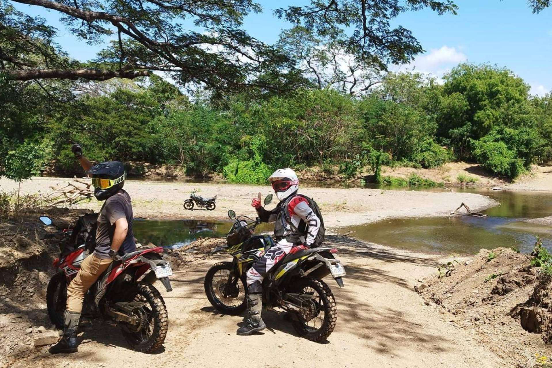 Costa Rica en moto; Motorbeach Viajes lleva al viajero a la joya verde