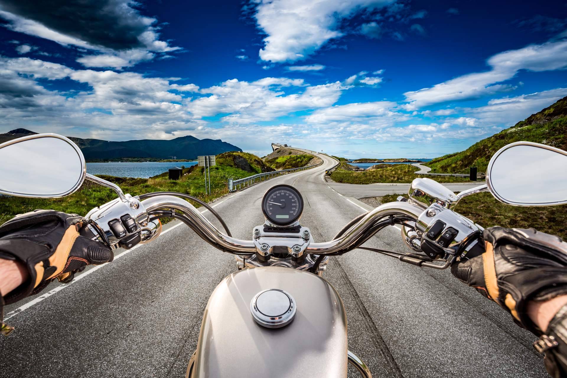Cómo sacarse los carnets de moto A1 o A2 en Madrid